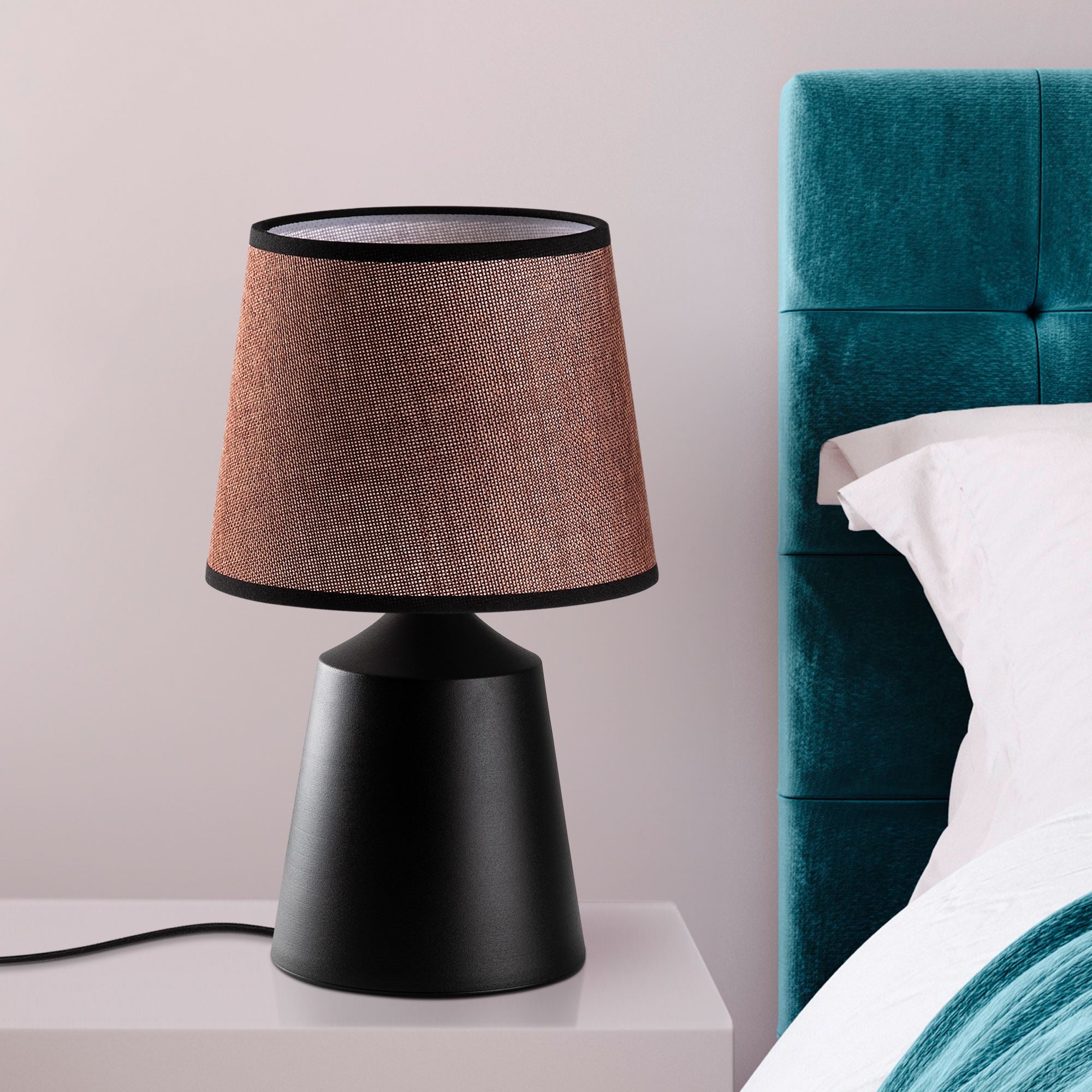 Candeeiro de mesa-Drop-Preto
Marrom