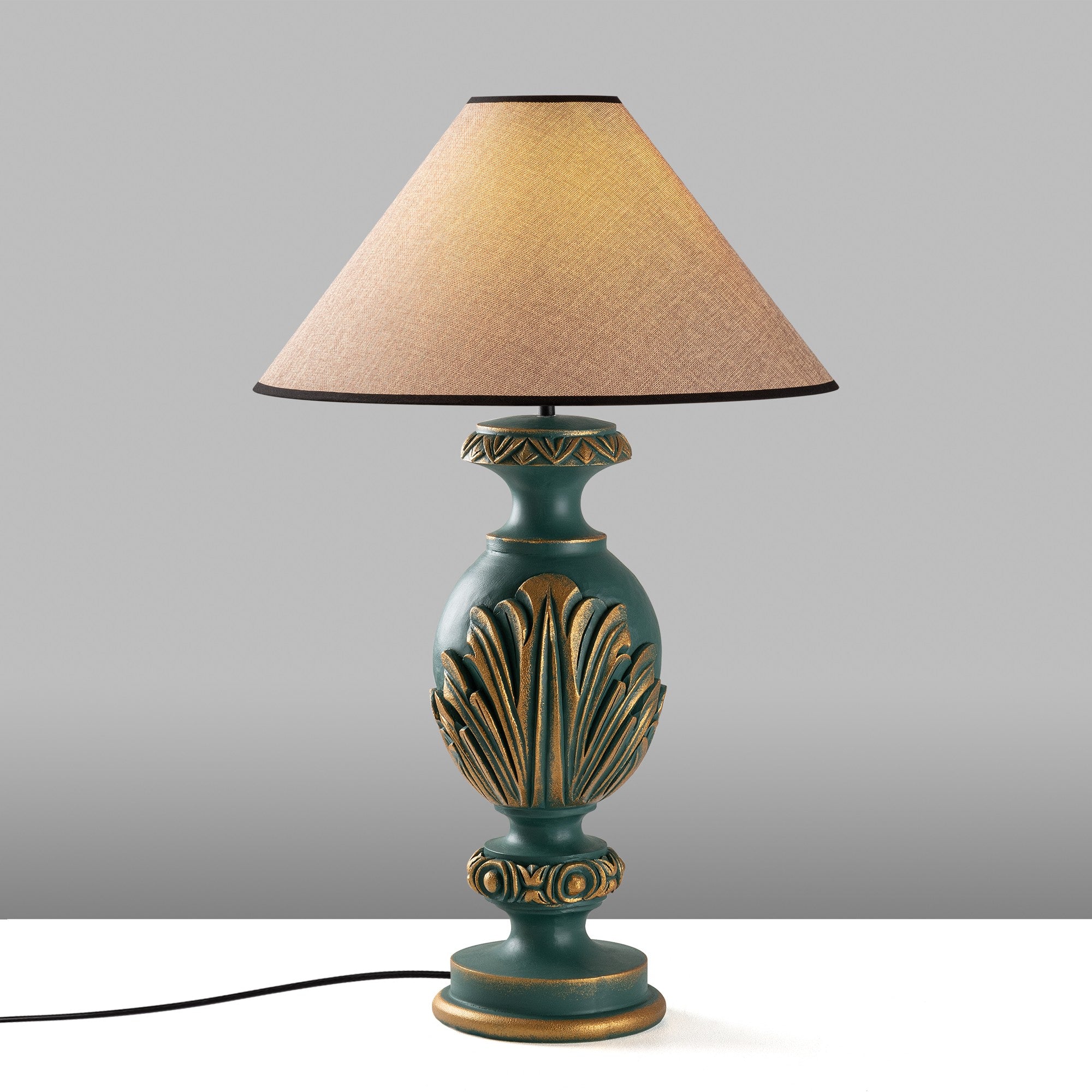Candeeiro de mesa-Eleganze-Verde
Marrom Claro