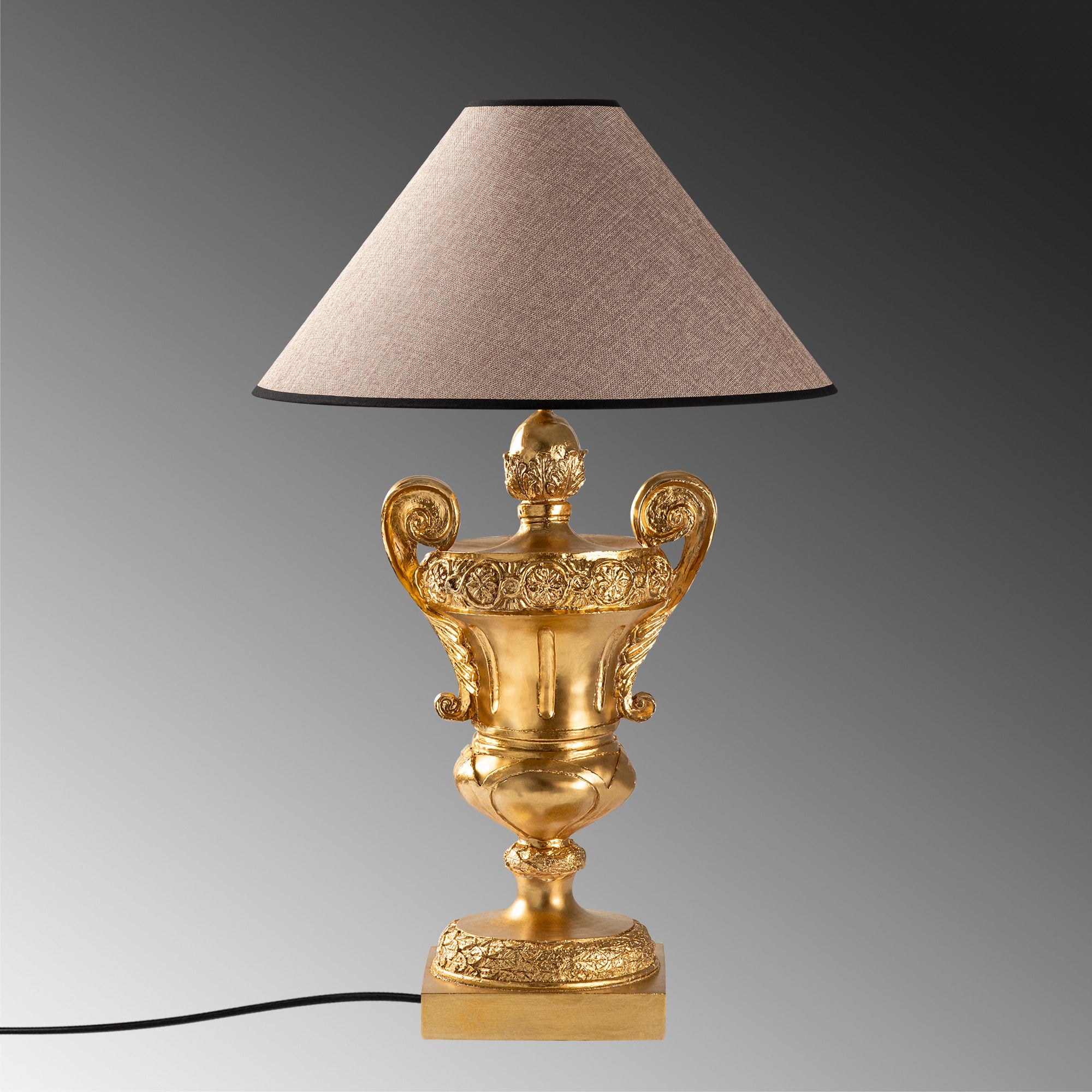 Candeeiro de mesa-Eleganze-Dourado
Castanho Claro
