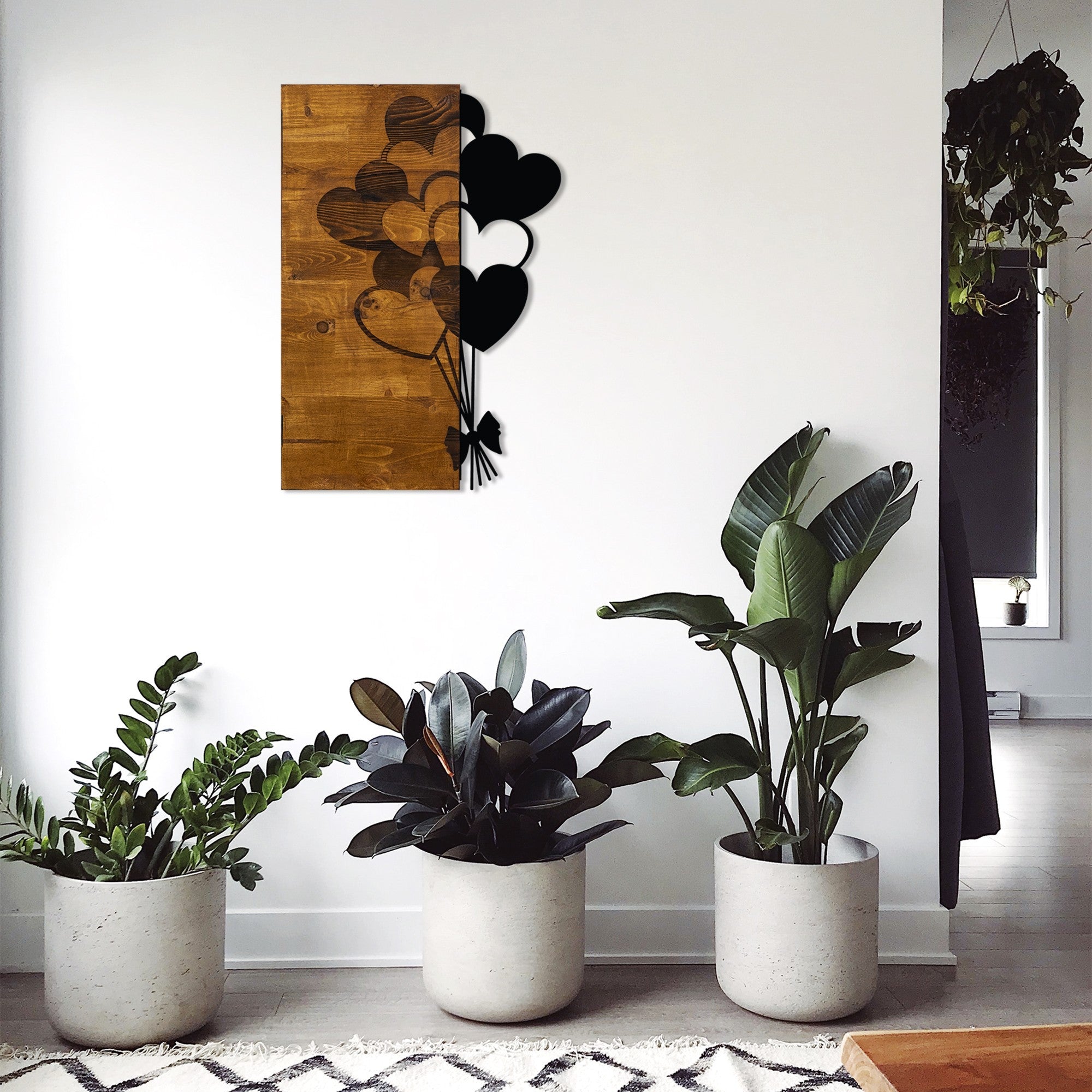 Acessório Decorativo de Parede – 39 x 58 cm – Nogueira e Preto – Madeira e Metal