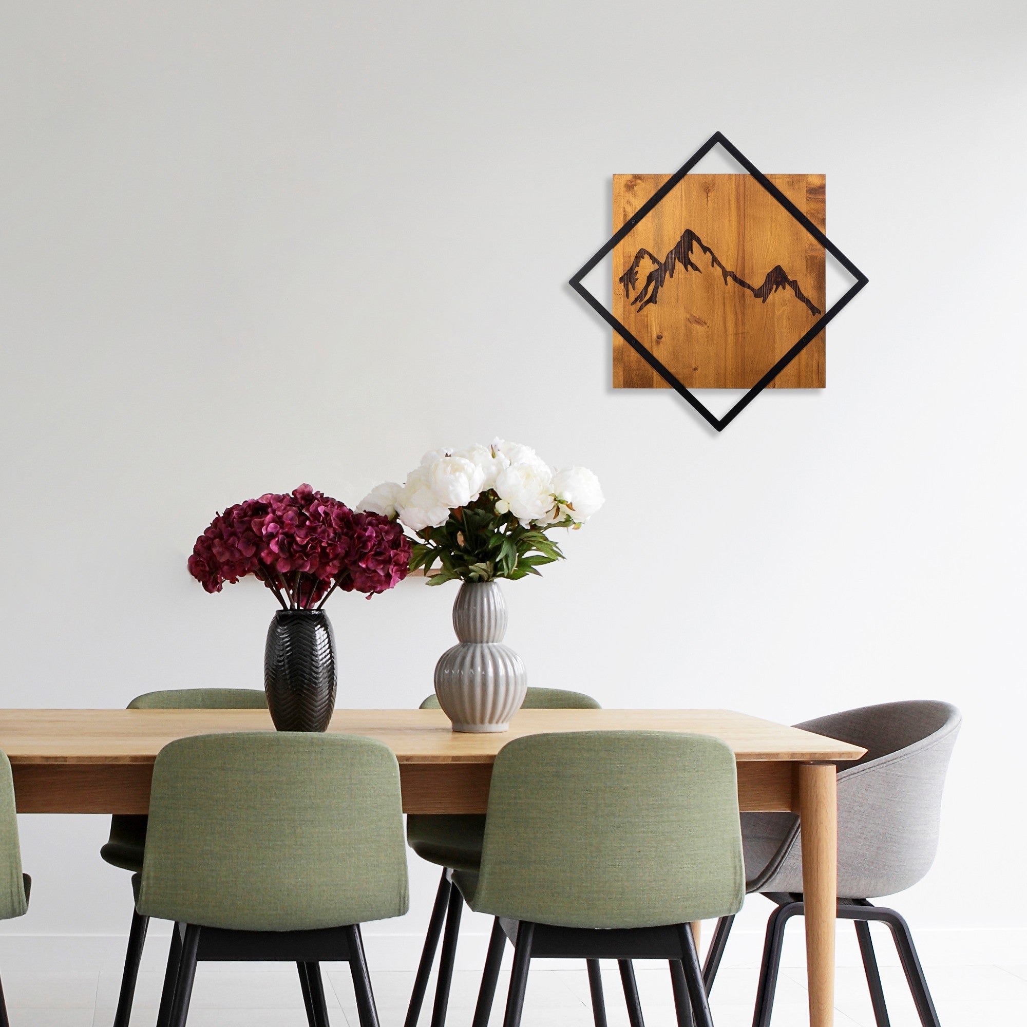 Acessório decorativo de parede – 54 x 54 cm – Nogueira e preto – Madeira e metal