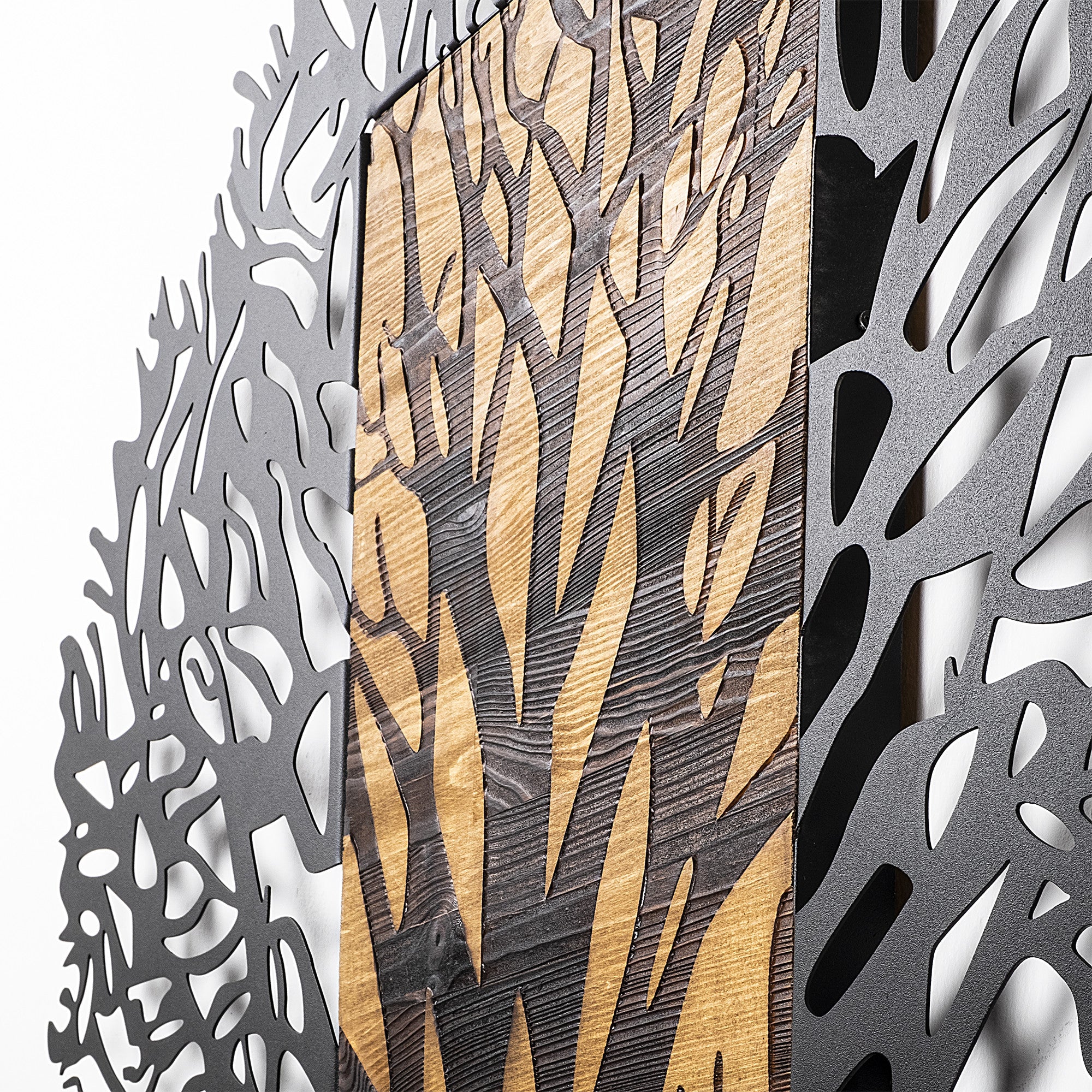 Elegante acessório decorativo de parede em madeira, nogueira e preto, 93 x 3 x 86 cm | 100% metal (1,5 mm) e madeira natural (3 cm) | Variações de cores exclusivas para uma decoração elegante