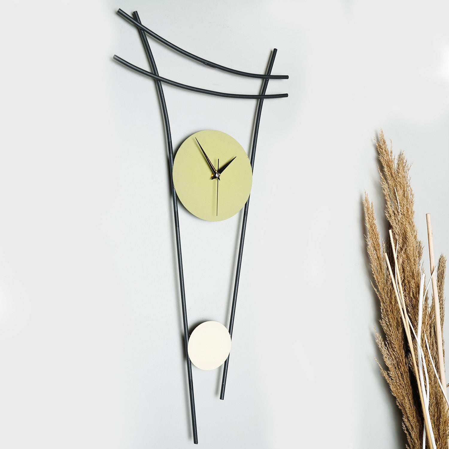 Relógio de Parede Decorativo em Metal Verde e Creme - 73cm Diâmetro - Mecanismo Silencioso Pintado à Mão