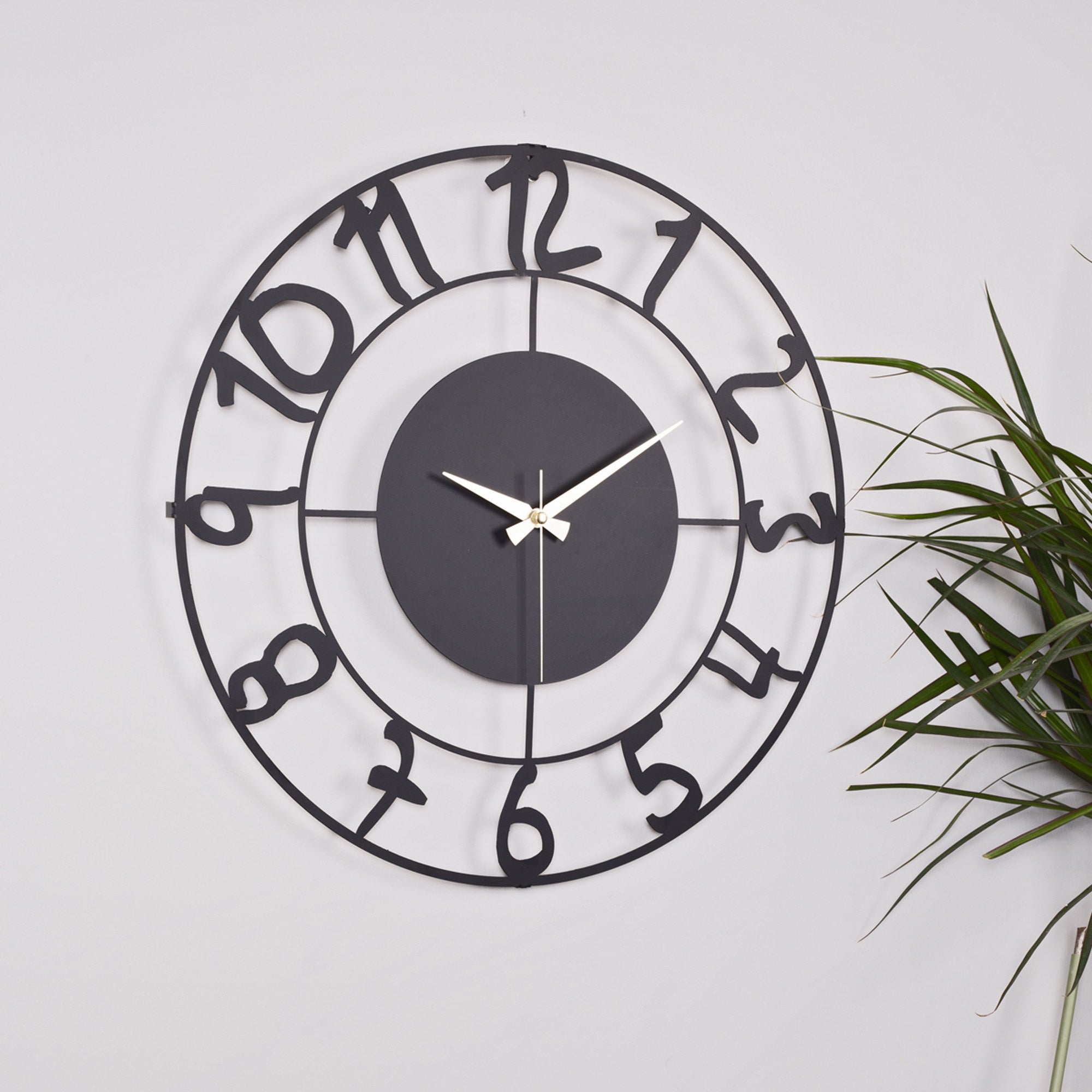 Relógio de Parede Metálico Decorativo Preto 50cm - Mecanismo Silencioso