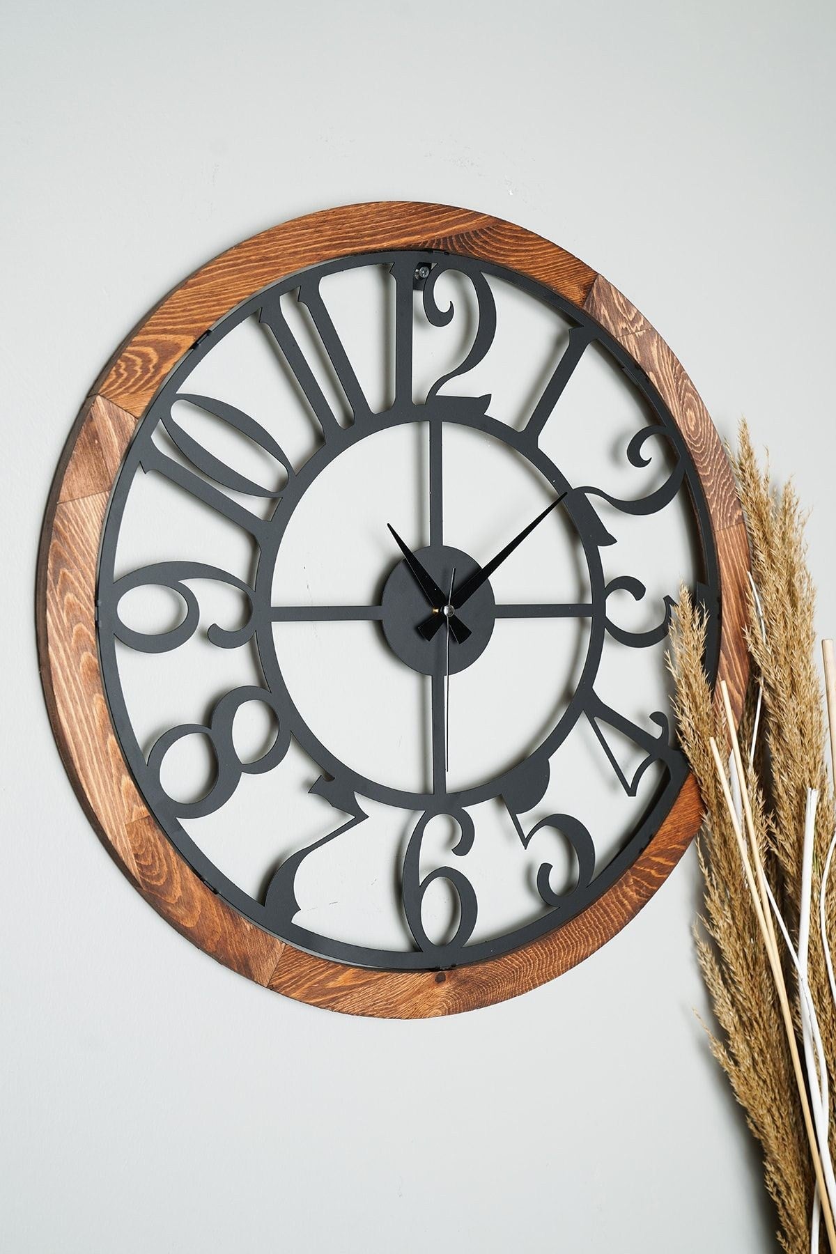 Relógio de Parede Metálico Decorativo 55cm - Design Moderno em Nogueira e Preto para Transformar Qualquer Ambiente