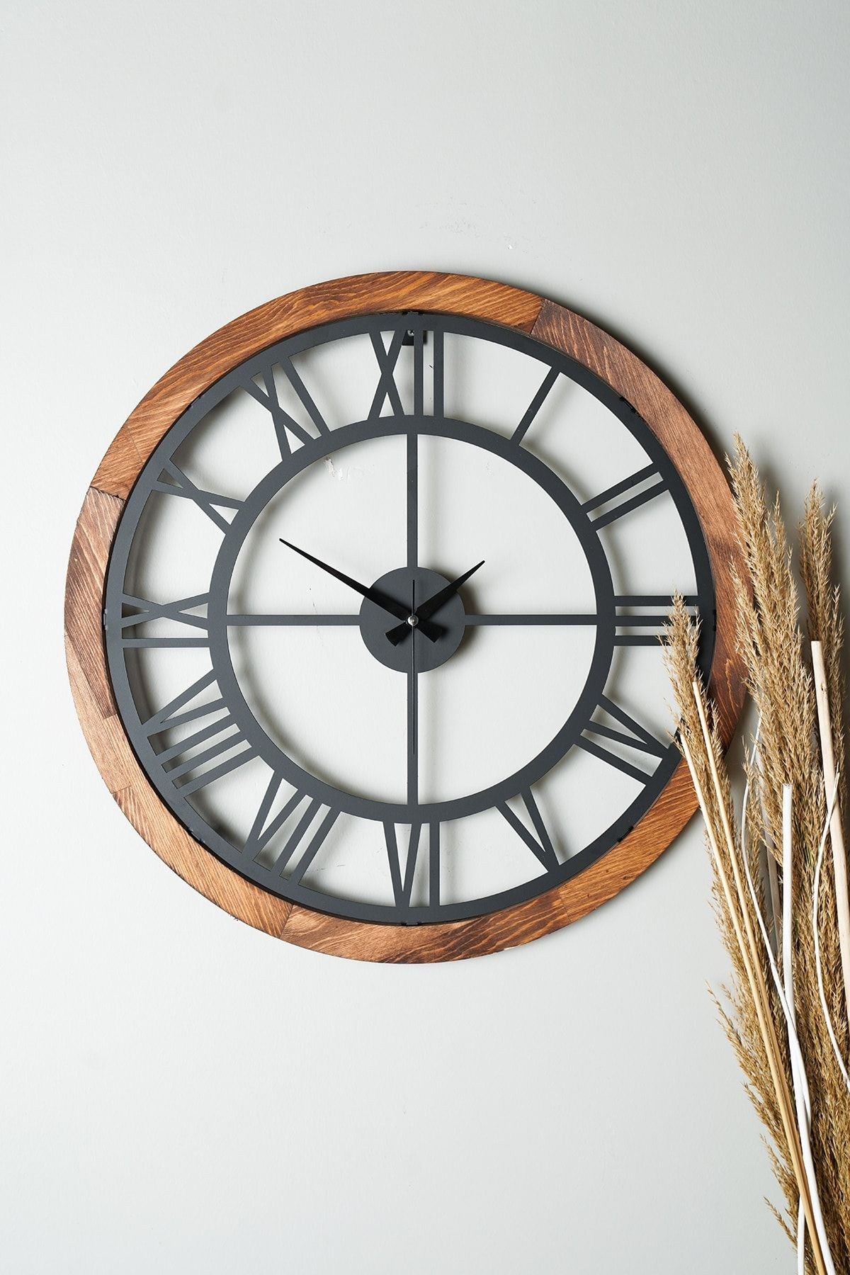 Relógio de Parede Metálico Decorativo 55cm - Design Moderno em Nogueira e Preto para Transformar Qualquer Ambiente