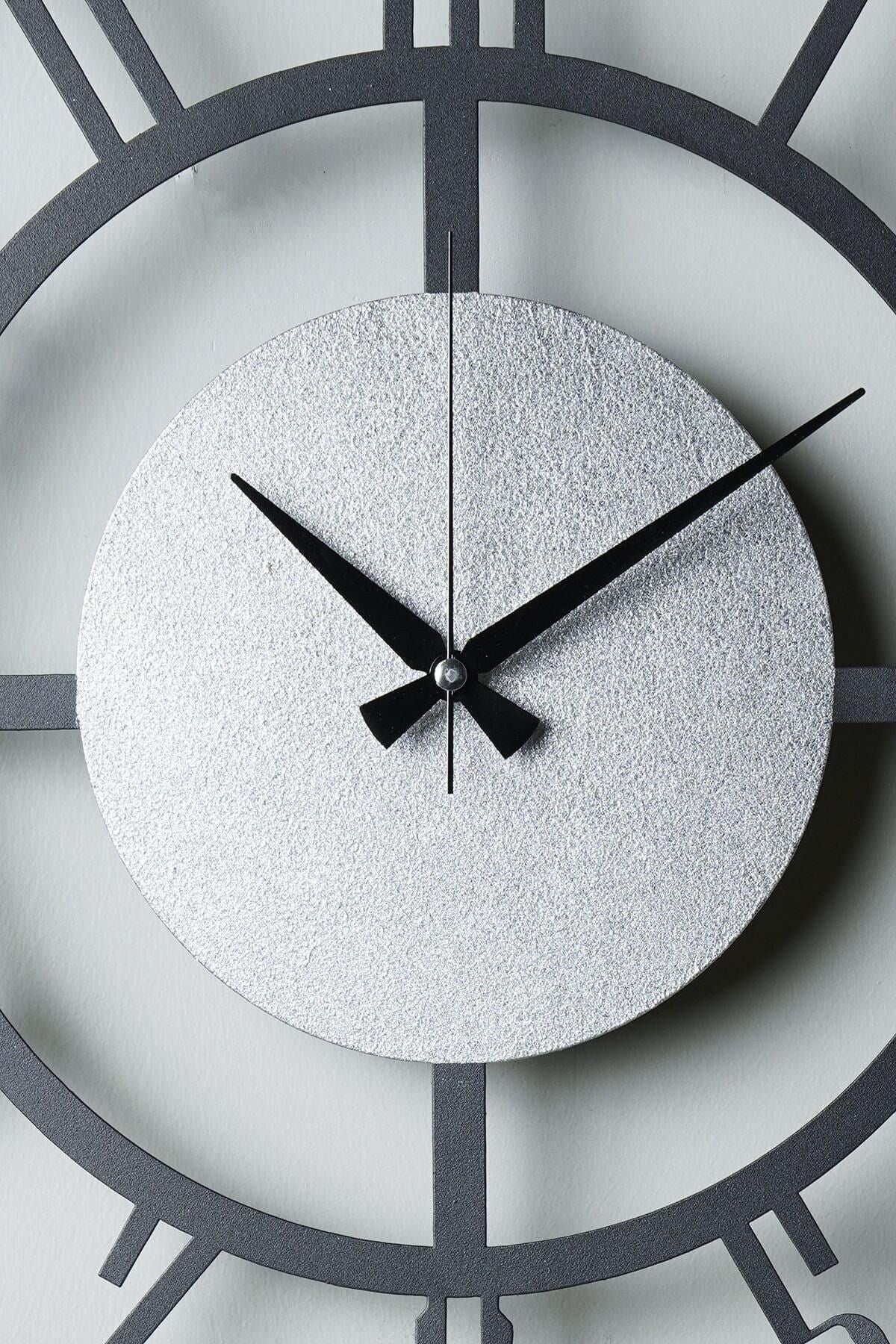 Relógio de Parede Metálico Decorativo 50cm - Design Moderno em Preto e Prateado