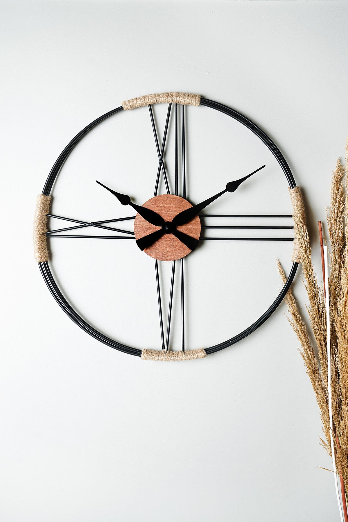 Relógio de Parede Decorativo em Metal - Design Moderno 60x60cm com Acabamento Nogueira e Preto