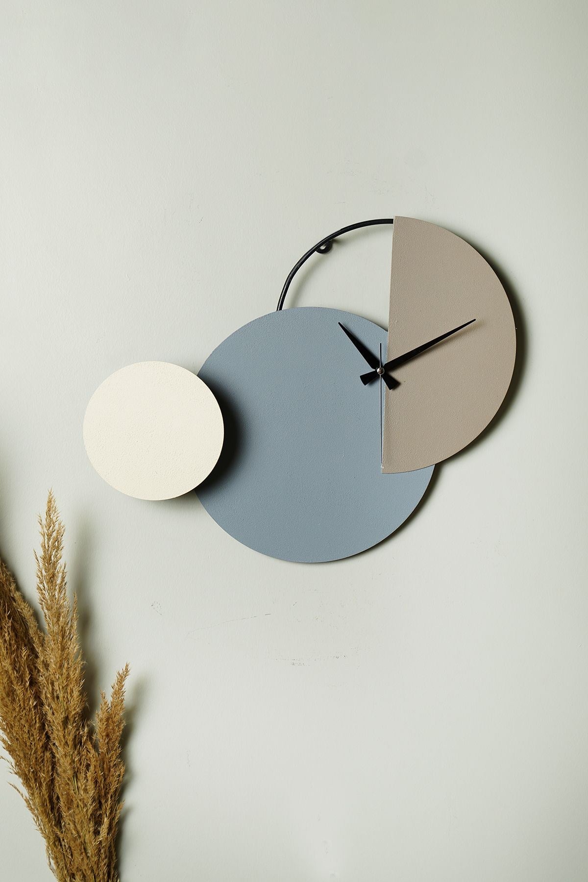 Relógio de Parede Decorativo em Metal - 47cm de Diâmetro - Disponível em Bege, Azul, Creme e Preto
