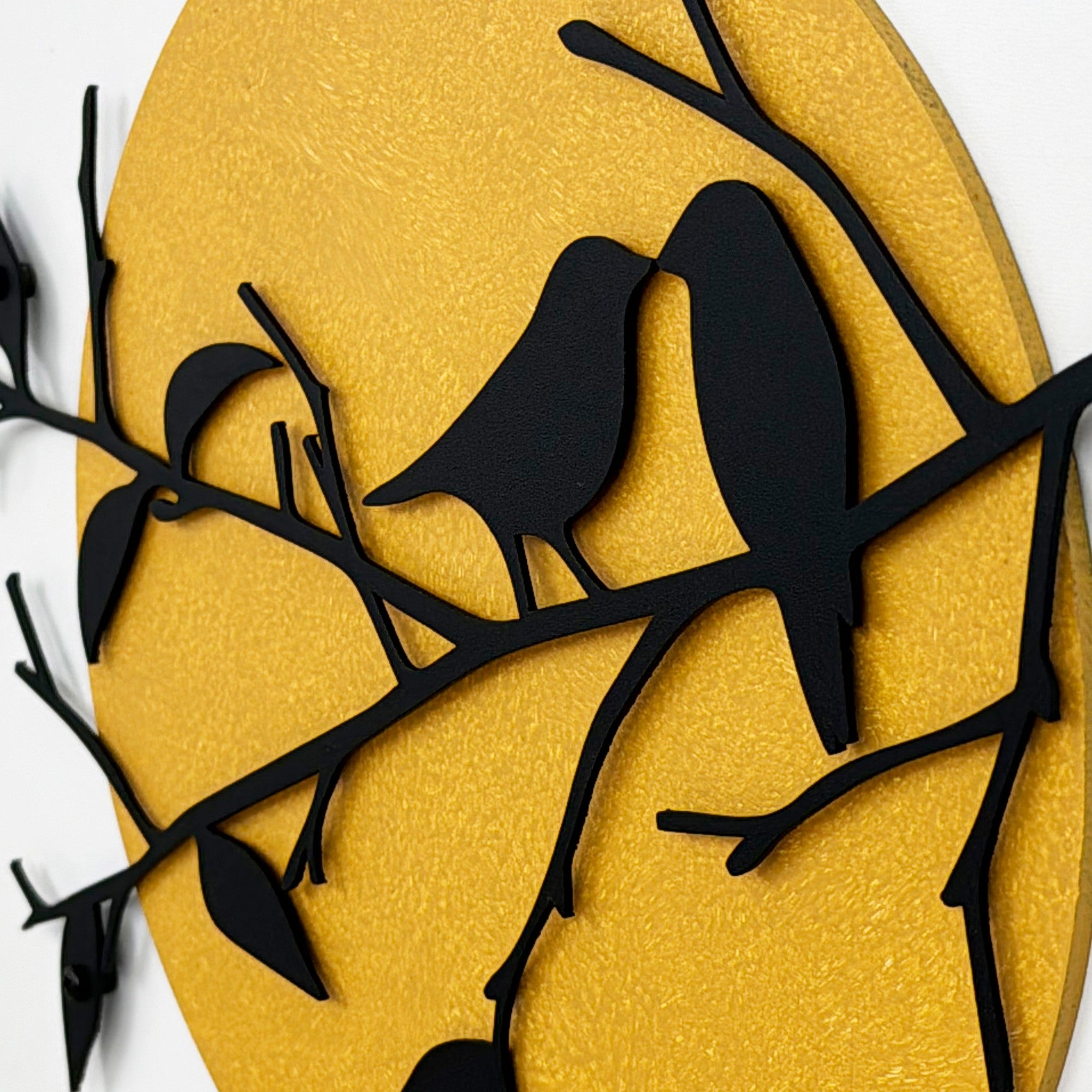 Quadro Decorativo "Dança da Natureza" - Arte Multicolor em MDF com Moldura de Pinho e Detalhes Metálicos 50x35cm