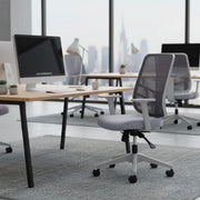 Cadeira de Escritório Ergonómica Cinzenta com Tecido Mesh Anti-Transpiração e Rodas Silenciosas - Suporta 120kg