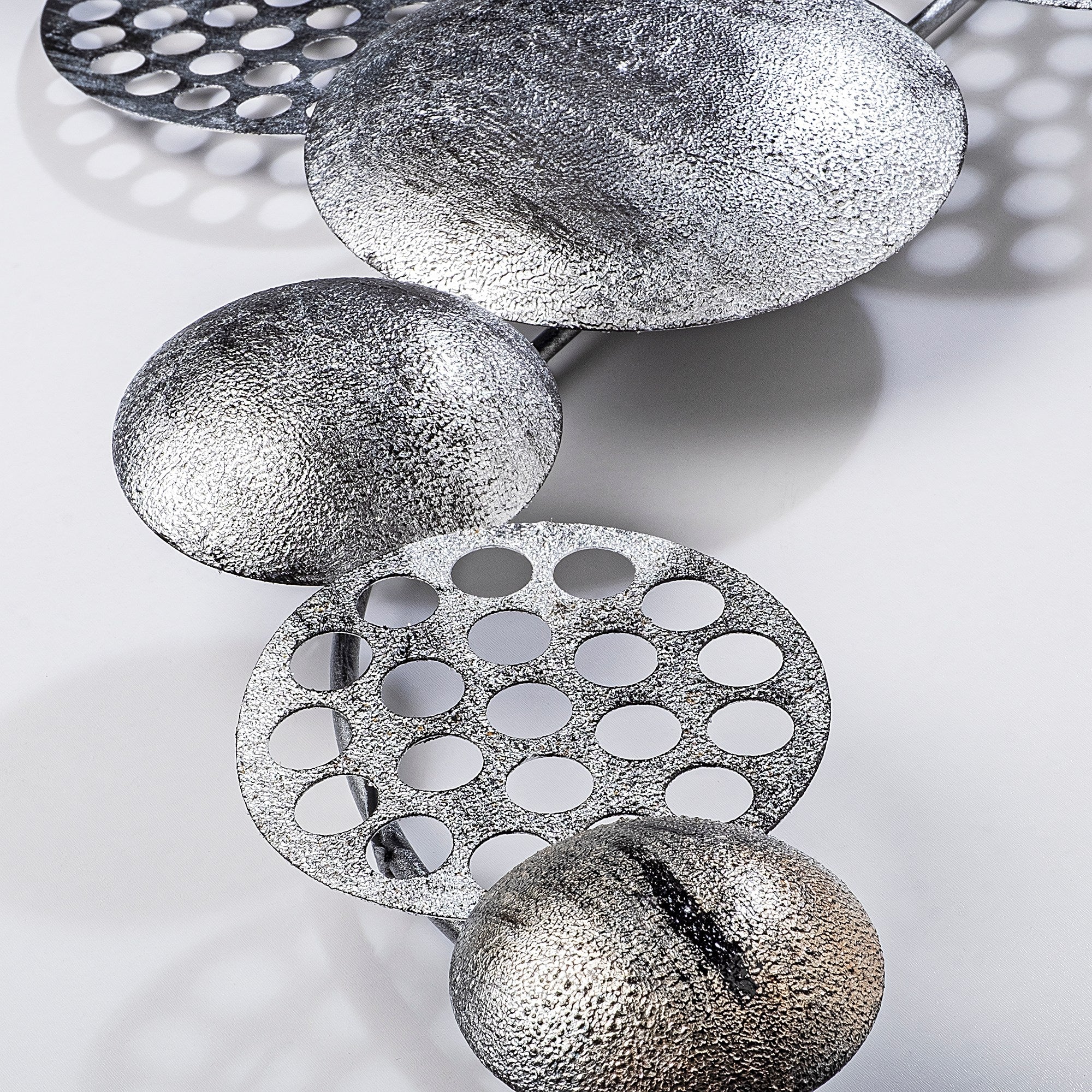 Acessório Decorativo de Parede Aurora 5 - Metal Prateado Artesanal 45x82cm