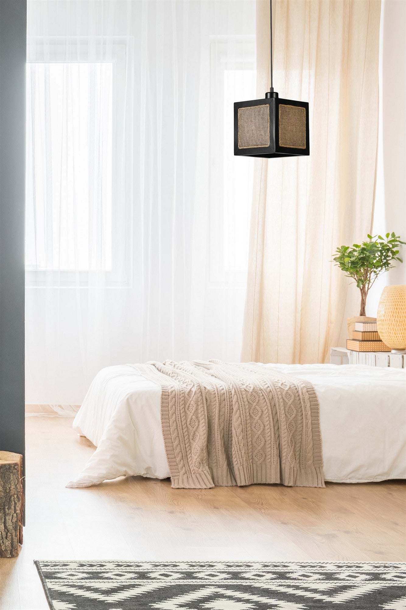 Candeeiro de Teto – 70 cm – Preto e Rattan – Madeira de Fir