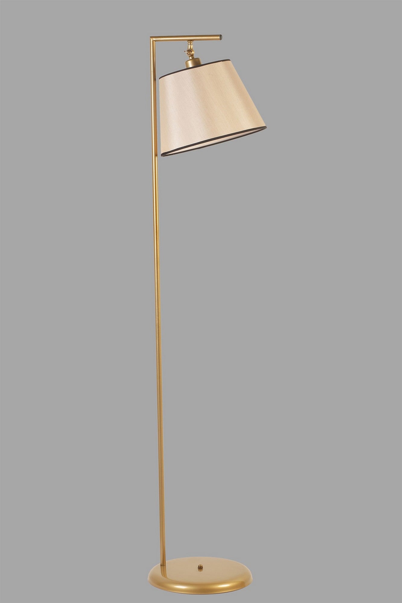 Candeeiro de Pé – 154 cm – Dourado – Metal
