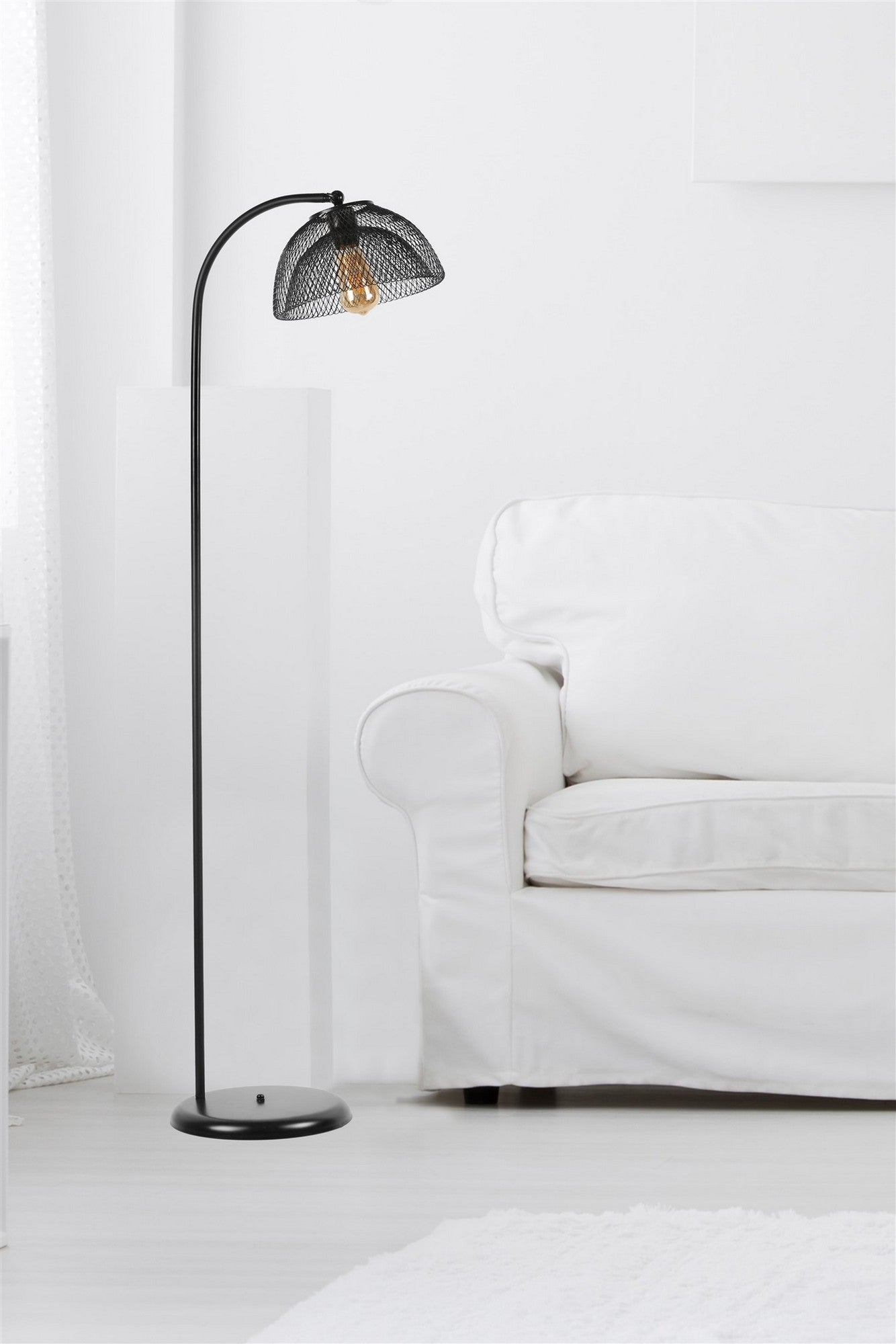 Candeeiro de Pé – 154 cm – Preto – Metal