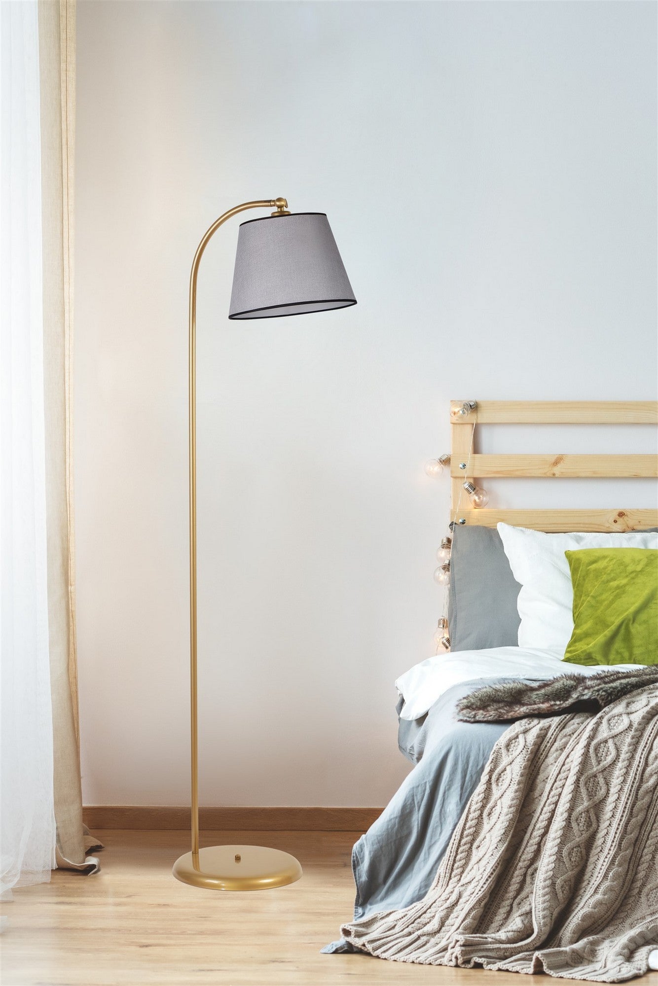 Candeeiro de Pé – 154 cm – Dourado e Cinza – Metal