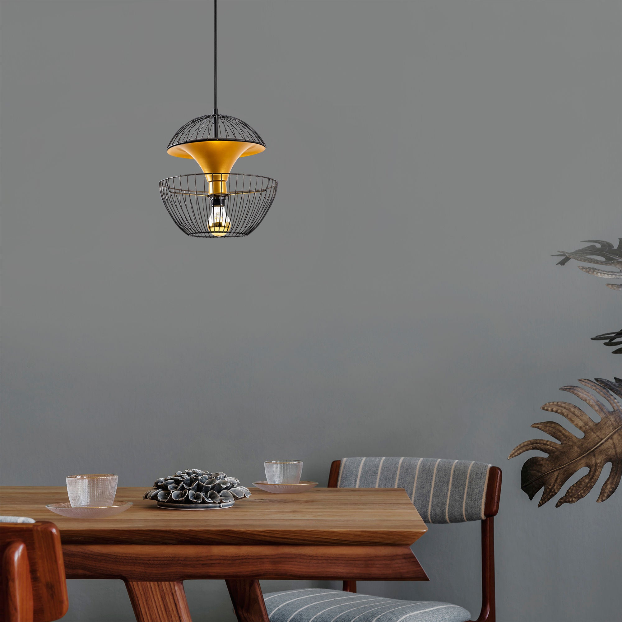 Candeeiro de Teto moderno – 30x30x45-135 cm – preto e dourado – metal