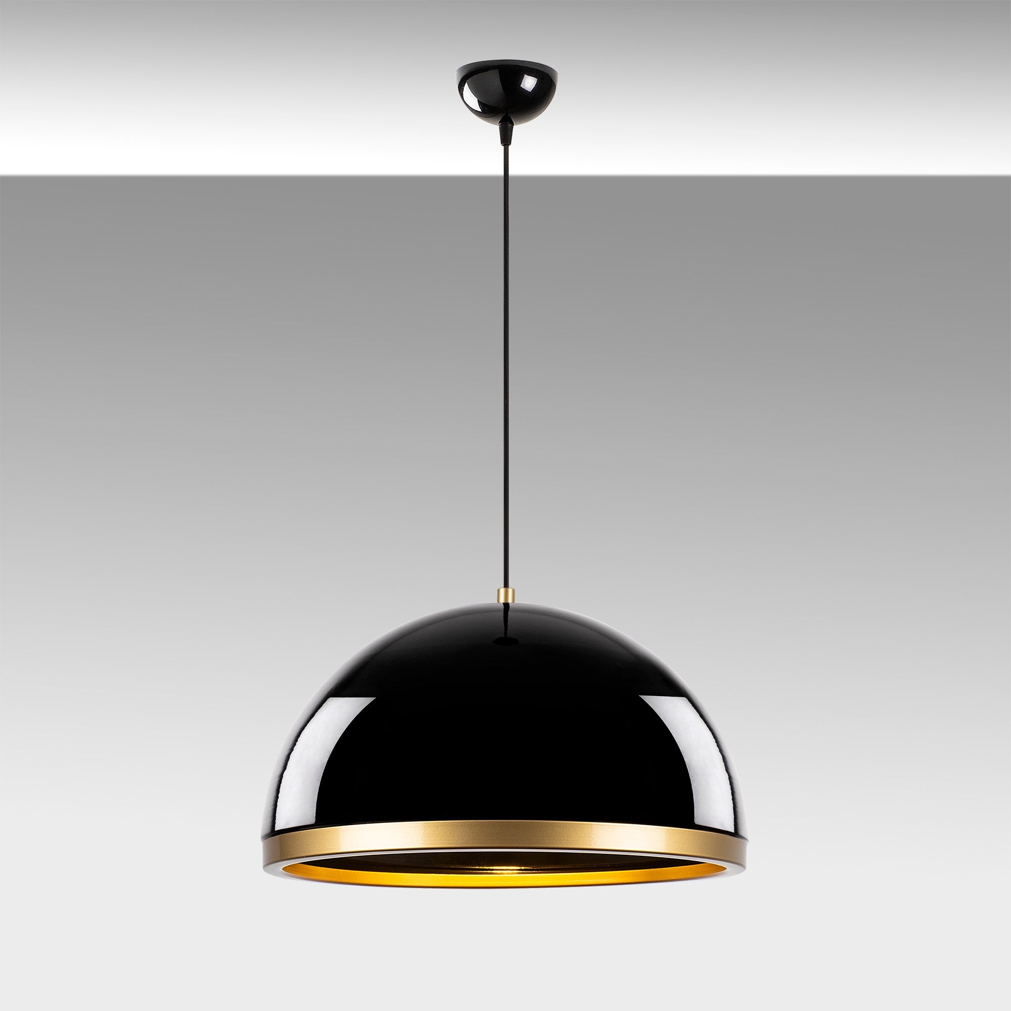 Candeeiro de Teto elegante preto e dourado, altura ajustável 40x40x30 cm, corpo de metal, design escandinavo glamouroso, soquete E27, potência máxima de 40 W, perfeito para espaços modernos
