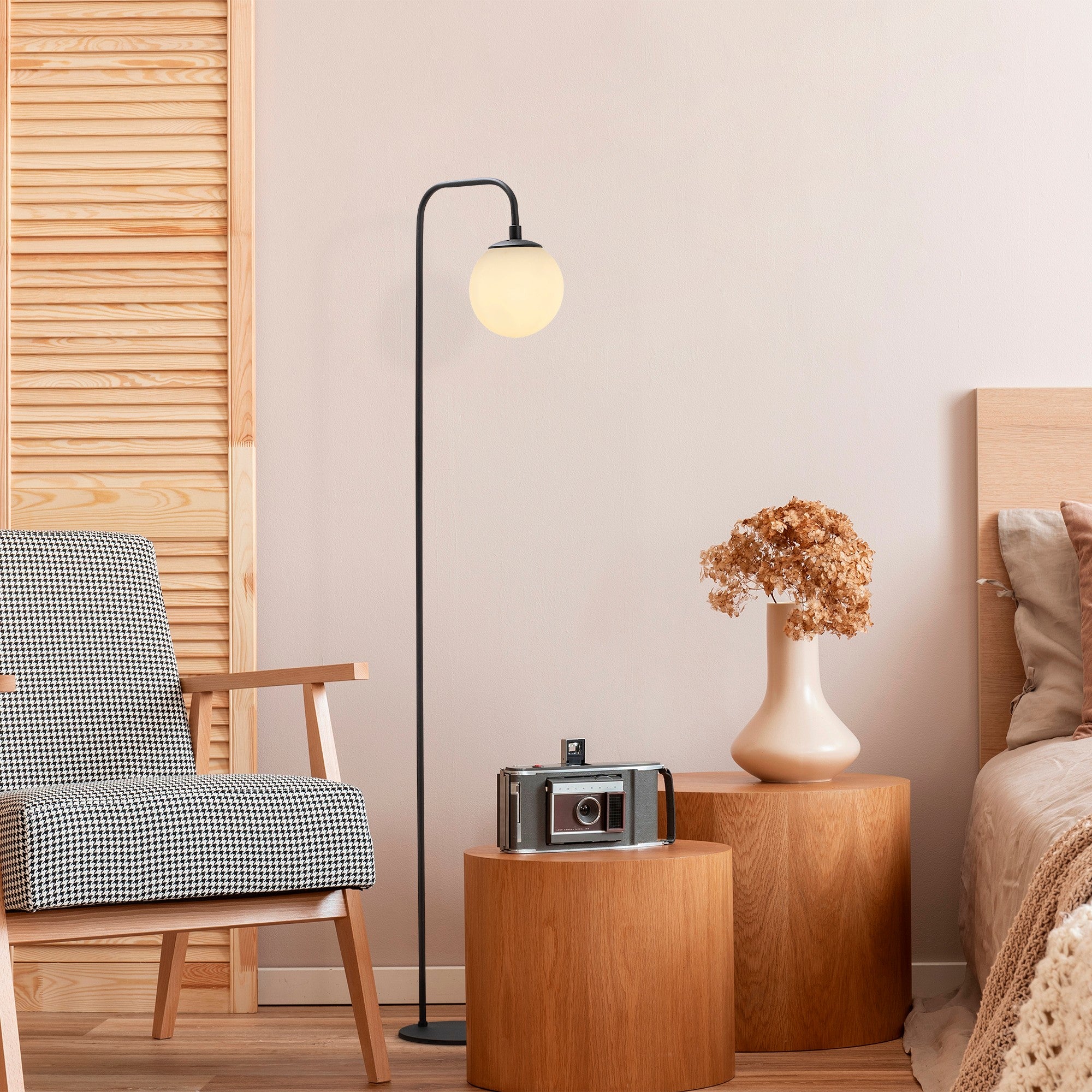 Candeeiro de Pé moderna com corpo de metal e base de vidro, preta e creme, 27 x 27 x 146 cm | Soquete E14, design industrial elegante para casa e escritório