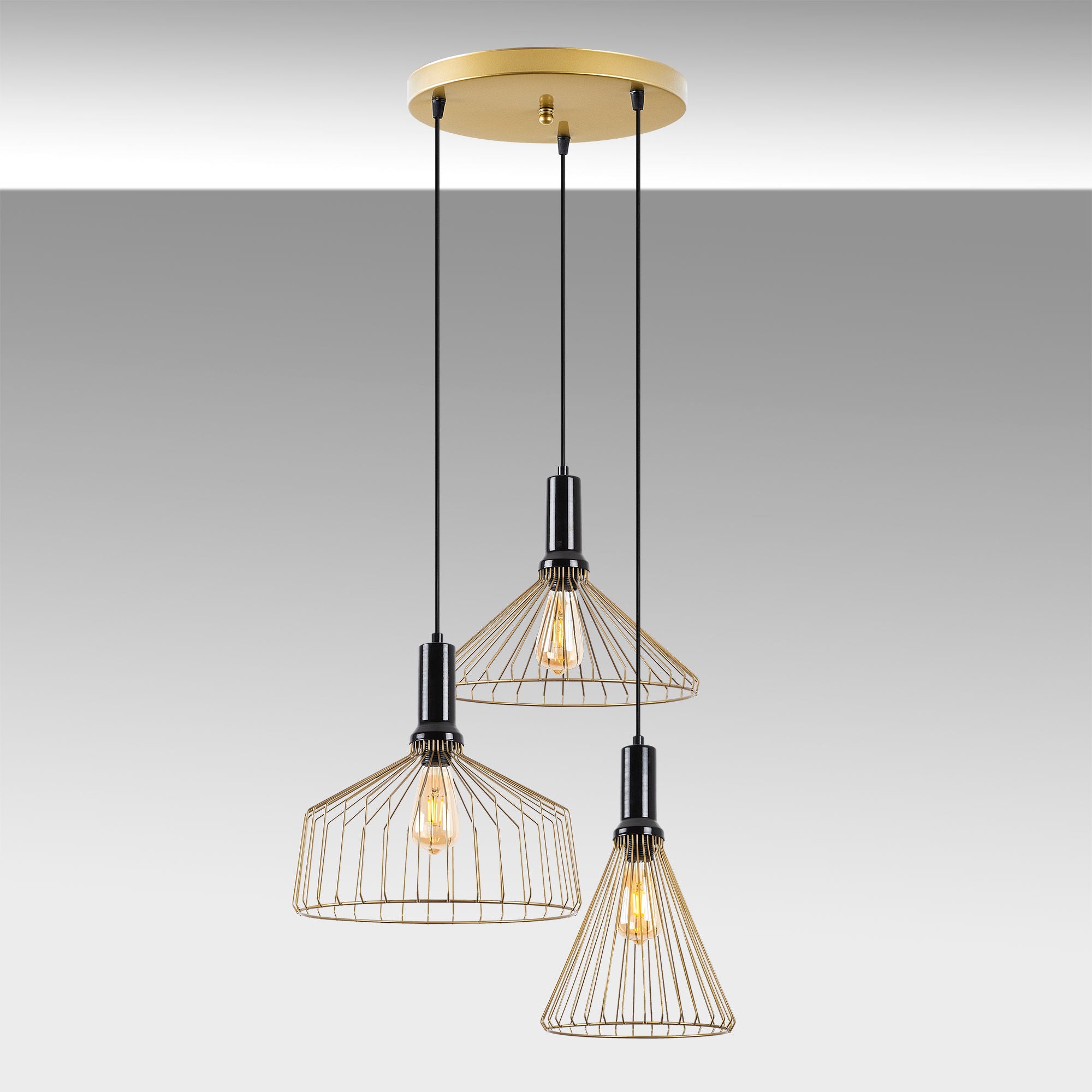 Candeeiro de Teto elegante em ouro brilhante, corpo de metal, altura ajustável, 63 x 63 x 135 cm, 3 soquetes E27, perfeito para decoração e iluminação de casa glamorosas