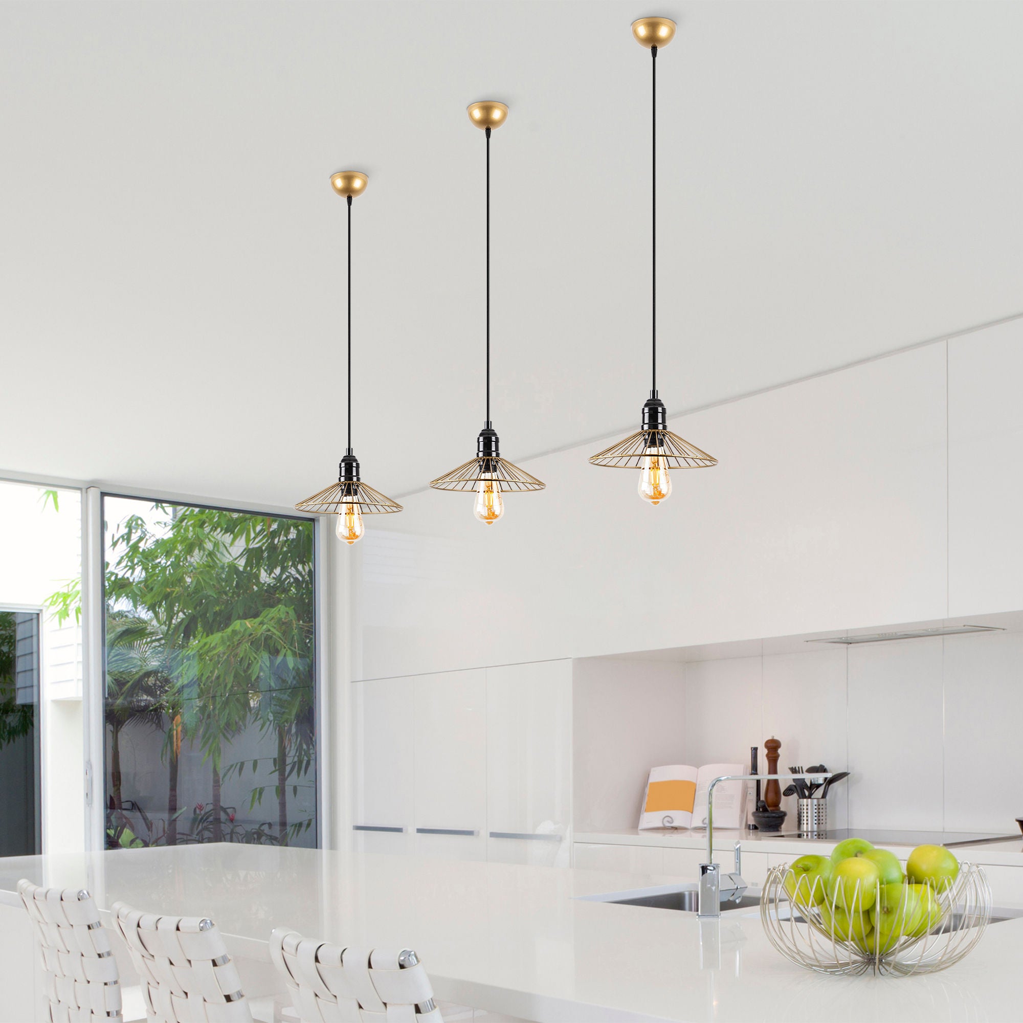 Candeeiro de Teto Dourado Brilhante e Glamouroso, Corpo em Metal, Altura Ajustável, 25 x 25 x 114 cm | Soquete E27, Potência Máxima de 40 W | Iluminação Elegante para Espaços Modernos