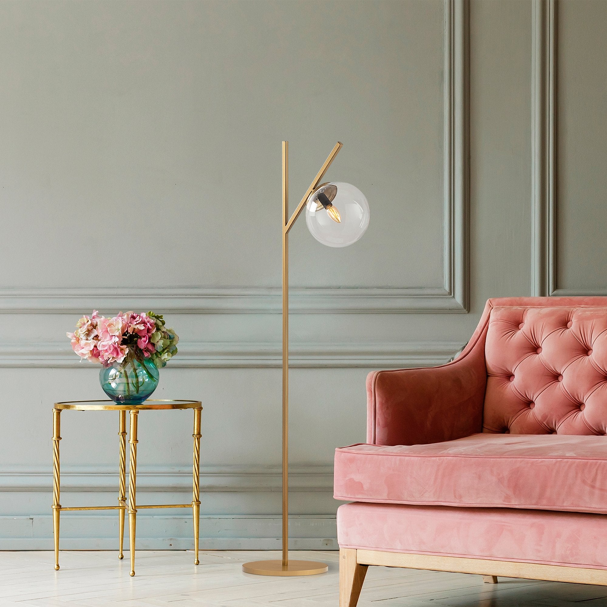 Candeeiro de Pé elegante com corpo de metal e tampa de vidro, acabamento dourado, 31 x 45 x 152 cm | Soquete E14, 40 W máx., cabo de 200 cm | Design escandinavo moderno