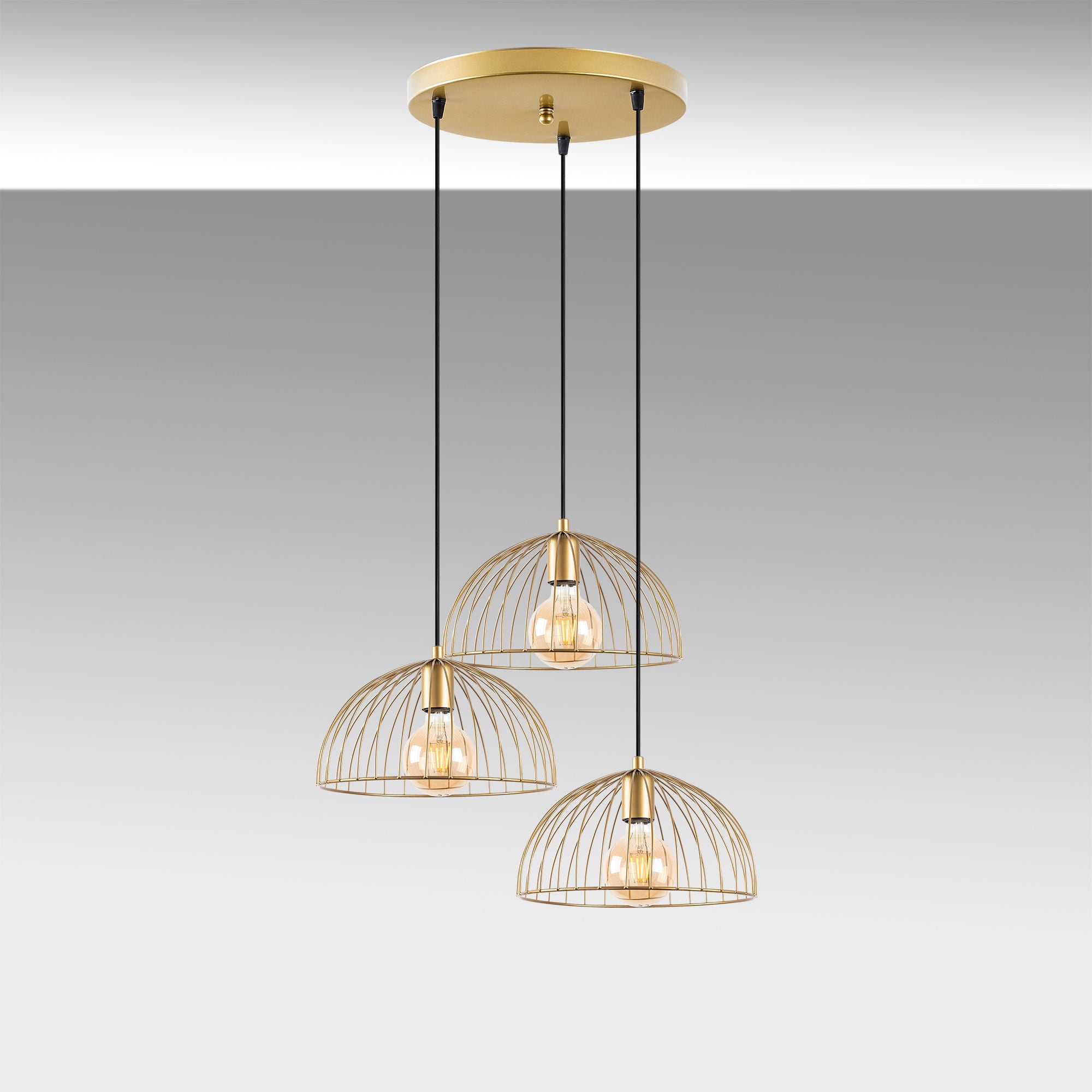 Candeeiro de Teto Dourado Elegante, Corpo em Metal, 55 x 55 x 116 cm | Altura Ajustável, 3 Soquetes E27, Design Moderno e Glamouroso | Perfeito para Salas de Estar e Salas de Jantar