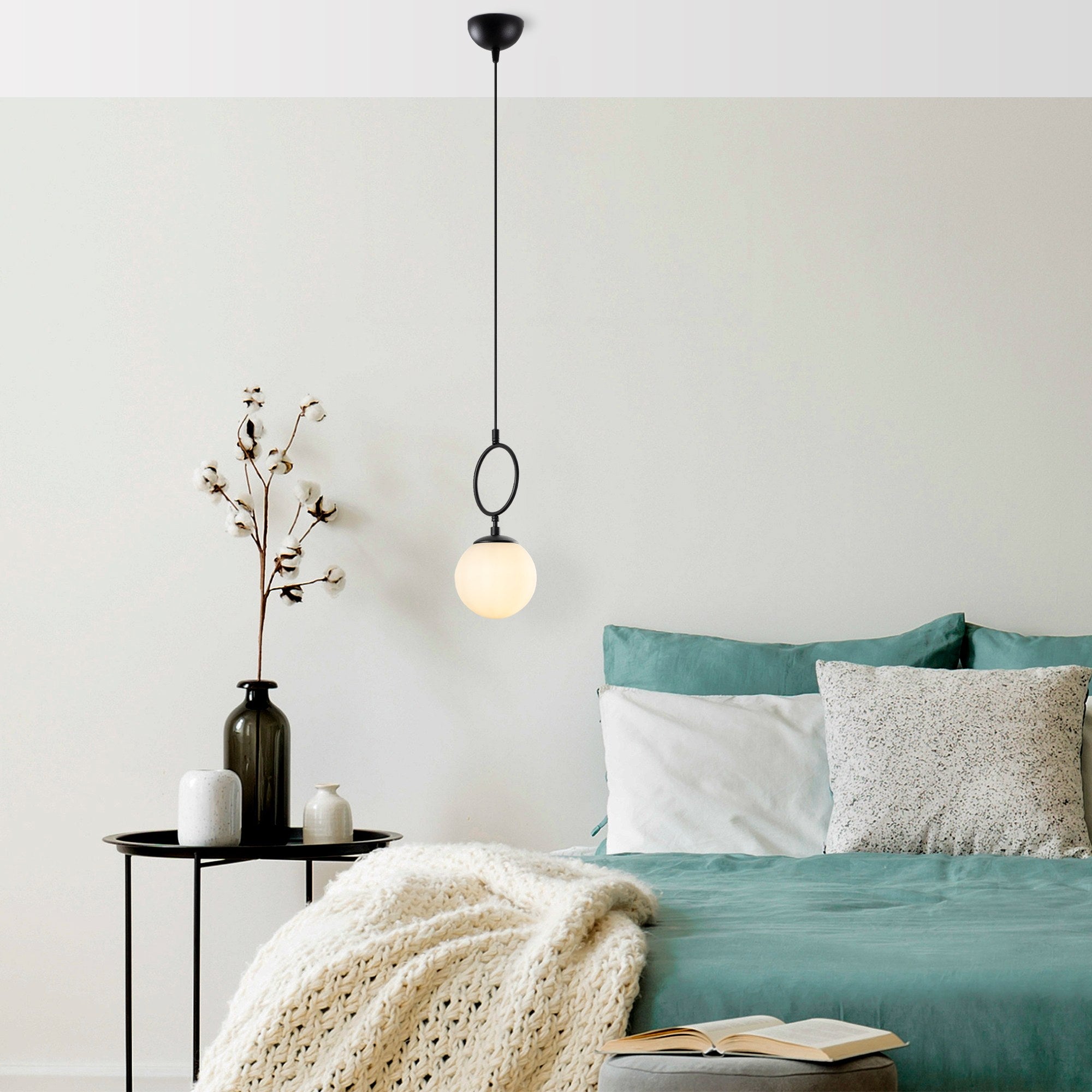 Candeeiro de Teto Preto Elegante, Corpo em Metal, 15 cm de Largura, Altura Ajustável (41-127 cm), Soquete E14, IP20 | Perfeito para Decoração e Iluminação Moderna