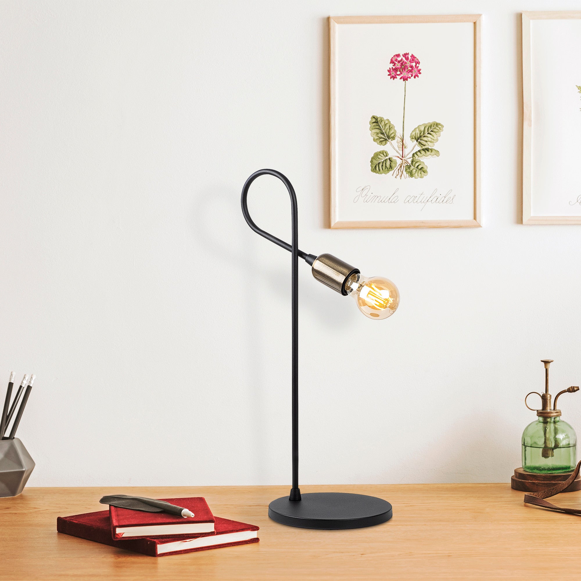Candeeiro de Mesa Industrial, Corpo e Base de Metal, 49 cm de Altura, Soquete E27 Máx. 15 W, Preto e Acabamento Antigo | Iluminação Elegante para Espaços Modernos