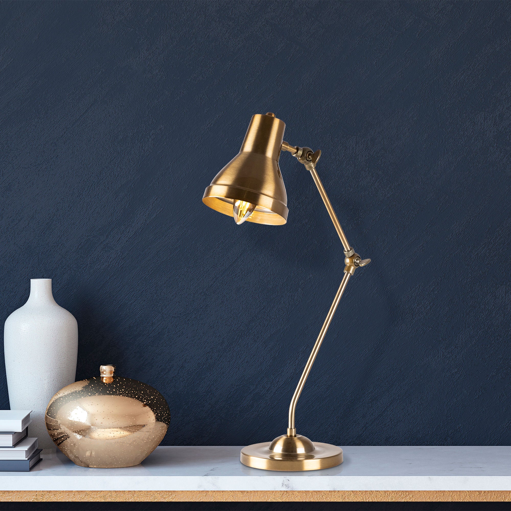 Candeeiro de Mesa Elegante com Corpo em Metal, Acabamento em Cobre Vintage, 16 x 27 x 55 cm | Soquete E14, 40 W Máx., Cabo de 200 cm | Ideal para Decoração Moderna e Escandinava