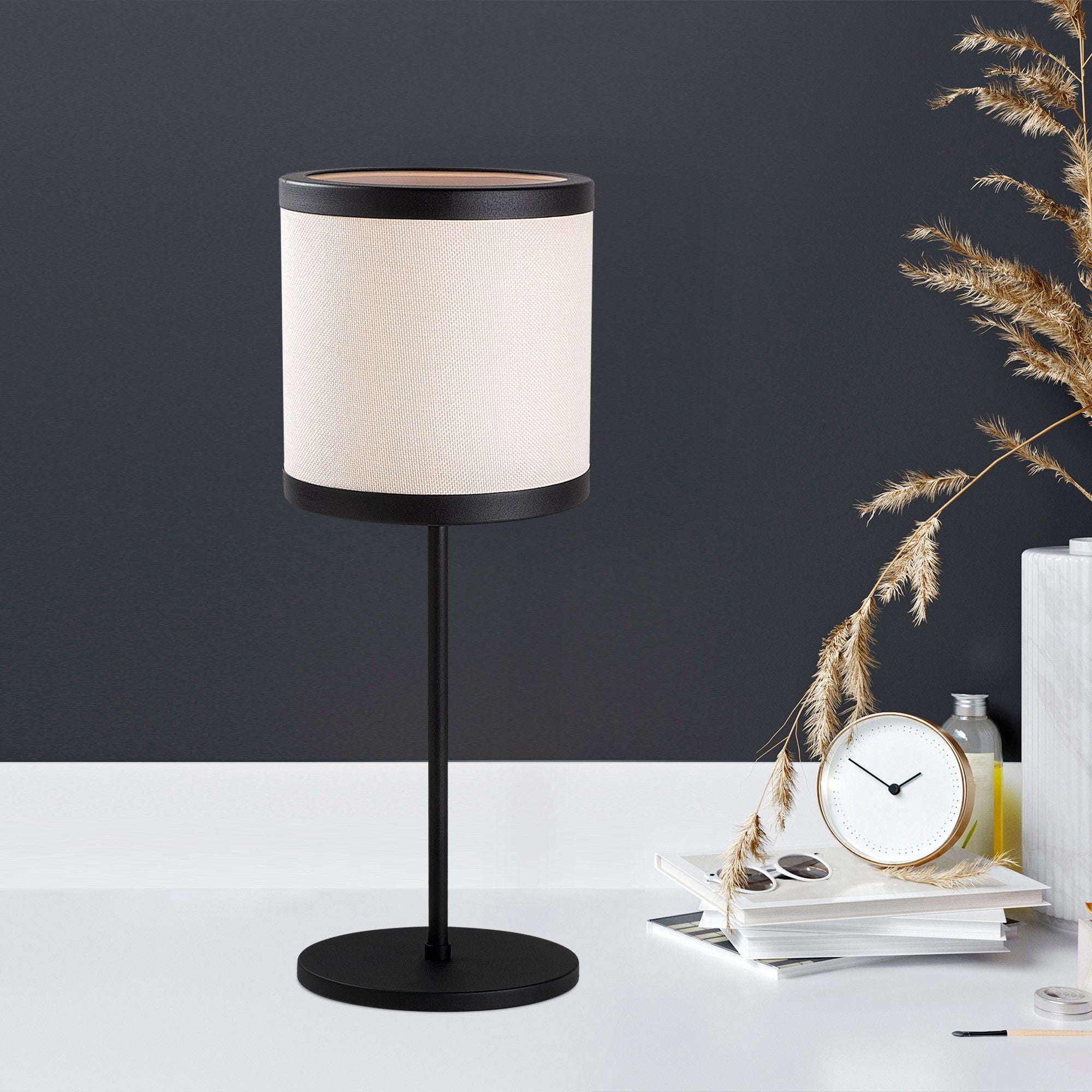Candeeiro de Mesa Moderna, Preta e Branca, 18 x 18 x 52 cm | Corpo em Metal, Base em Tecido, Soquete E27, IP20 | Design Escandinavo Elegante para Casa e Escritório