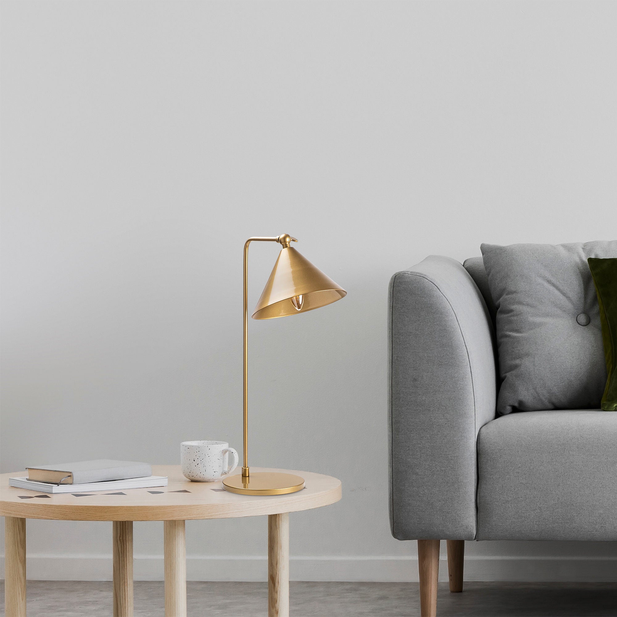 Candeeiro de Mesa Elegante Dourada, Corpo em Metal, 24 x 26 x 50 cm | Soquete E14, Máx. 40 W | Design Escandinavo Moderno, Perfeito para Decoração Glamourosa