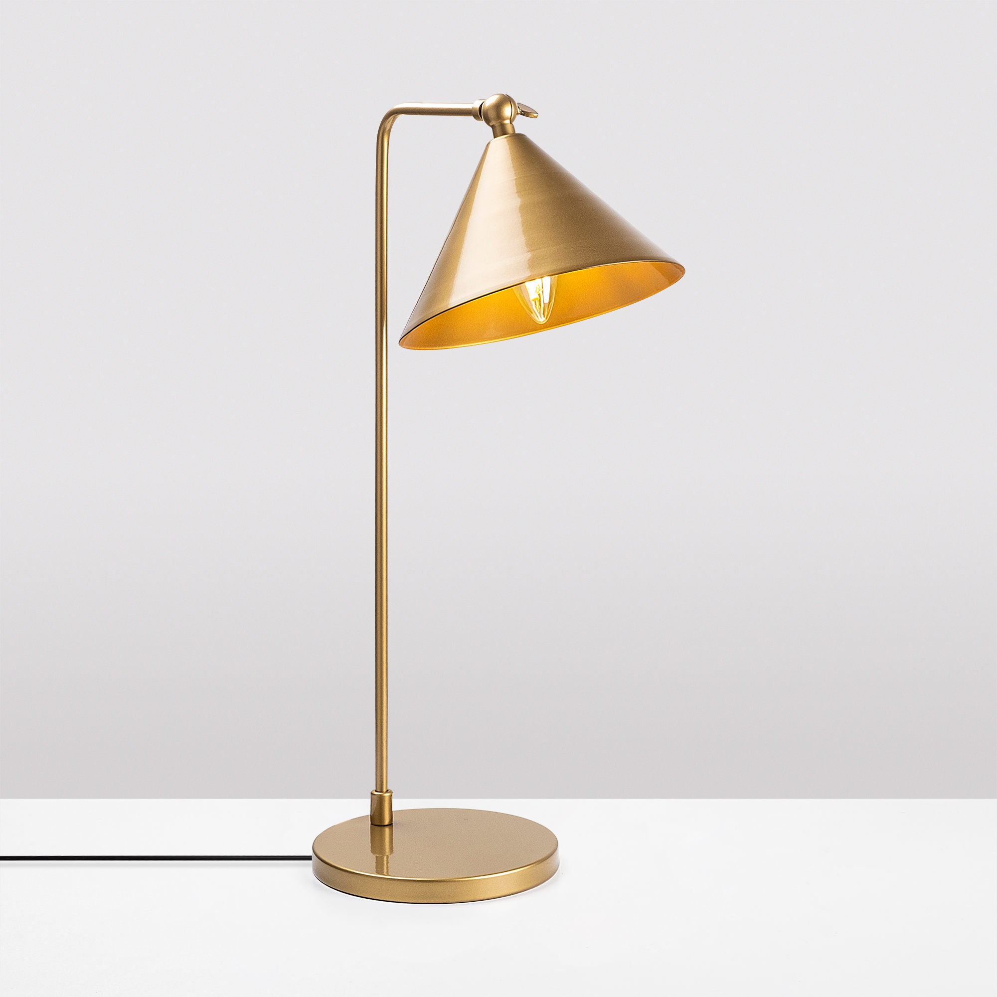 Candeeiro de Mesa Elegante Dourada, Corpo em Metal, 24 x 26 x 50 cm | Soquete E14, Máx. 40 W | Design Escandinavo Moderno, Perfeito para Decoração Glamourosa