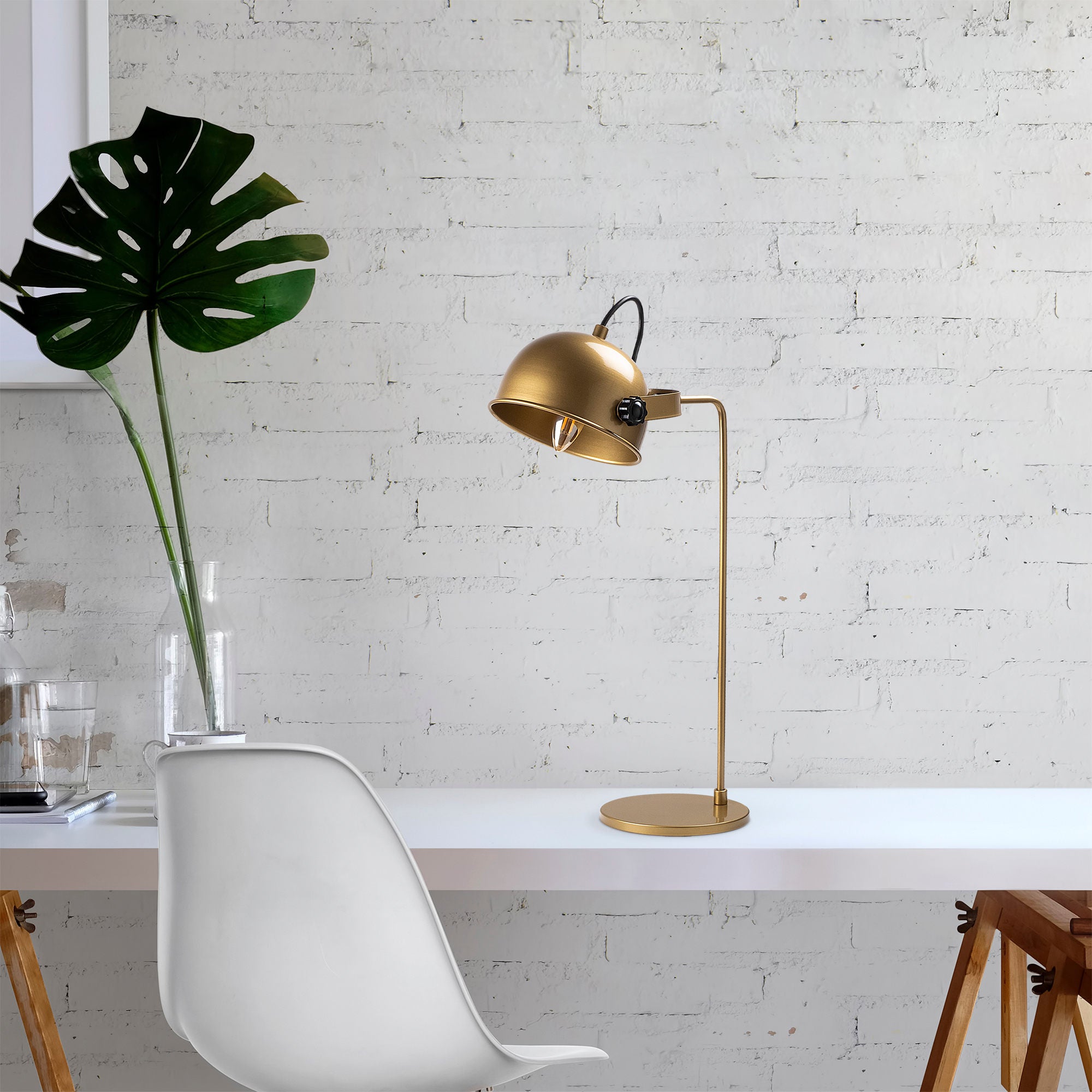 Candeeiro de Mesa Elegante Dourada, Corpo em Metal, 32 x 30 x 60 cm | Soquete E14, Máx. 40 W | Design Escandinavo Moderno, Perfeito para Decoração Glamourosa
