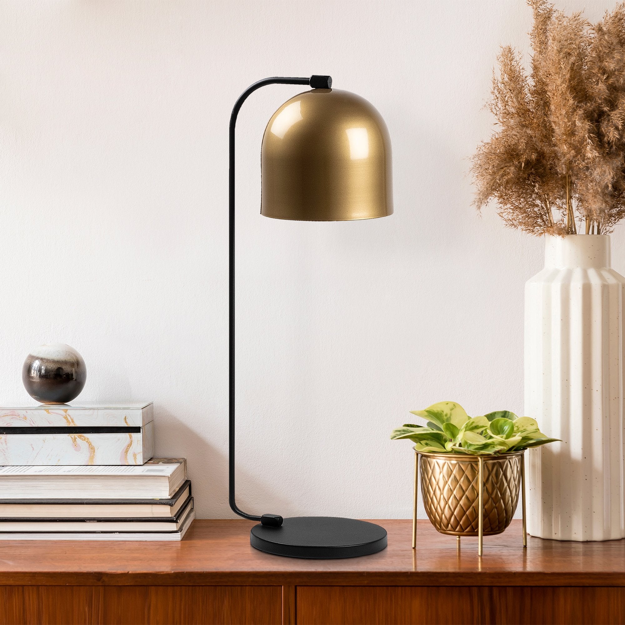 Candeeiro de Mesa Estilo Escandinavo, Dourado e Preto, 17 x 22 x 60 cm | Corpo em Metal, Soquete E14, 40 W Máx., Cabo de 200 cm | Iluminação Elegante para Espaços Modernos
