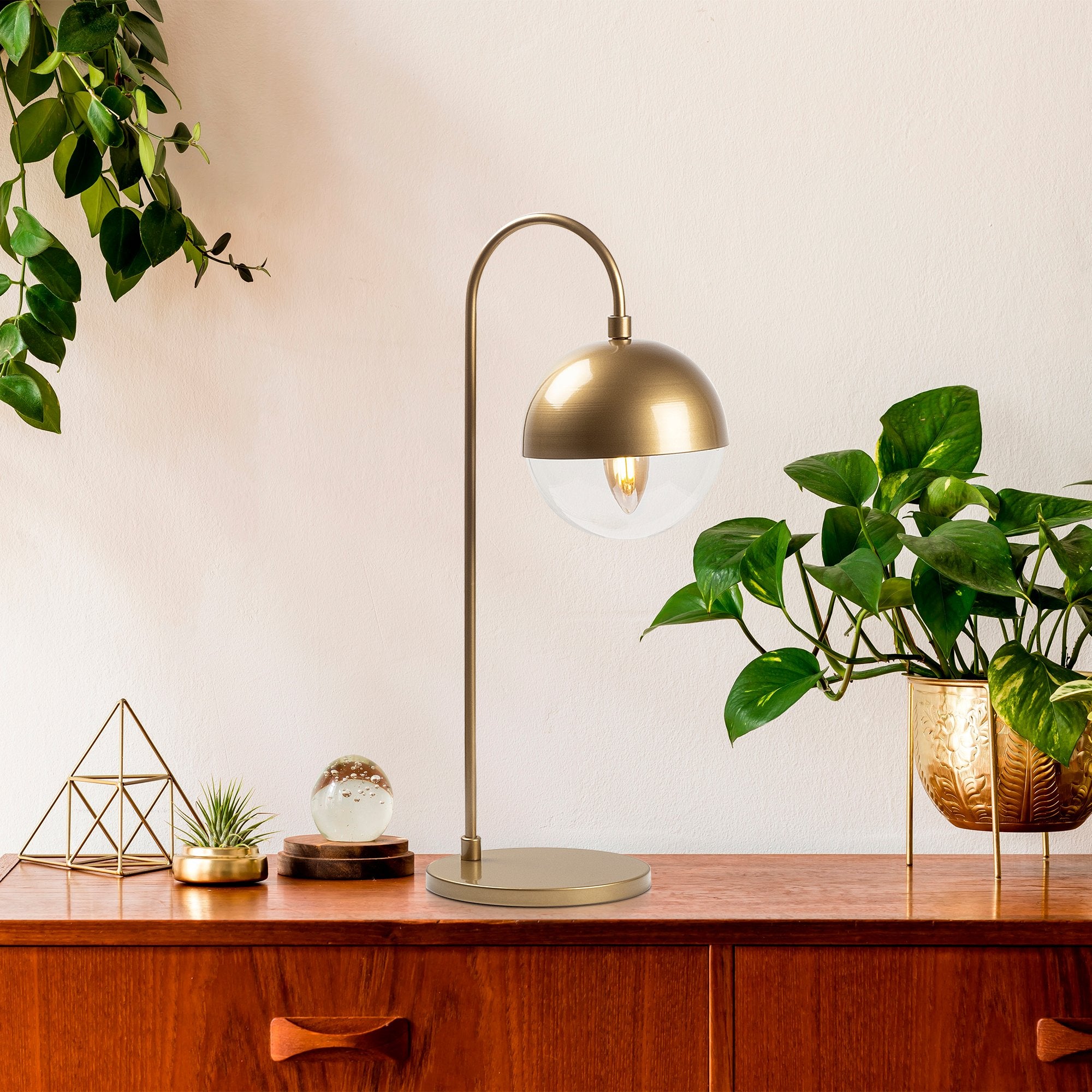 Candeeiro de Mesa Elegante Dourada, Corpo de Metal com Tampa de Vidro, 18 x 25 x 53 cm | Soquete E14, 40 W Máx., Cabo de 200 cm | Design Escandinavo Moderno para Espaços Glamourosos
