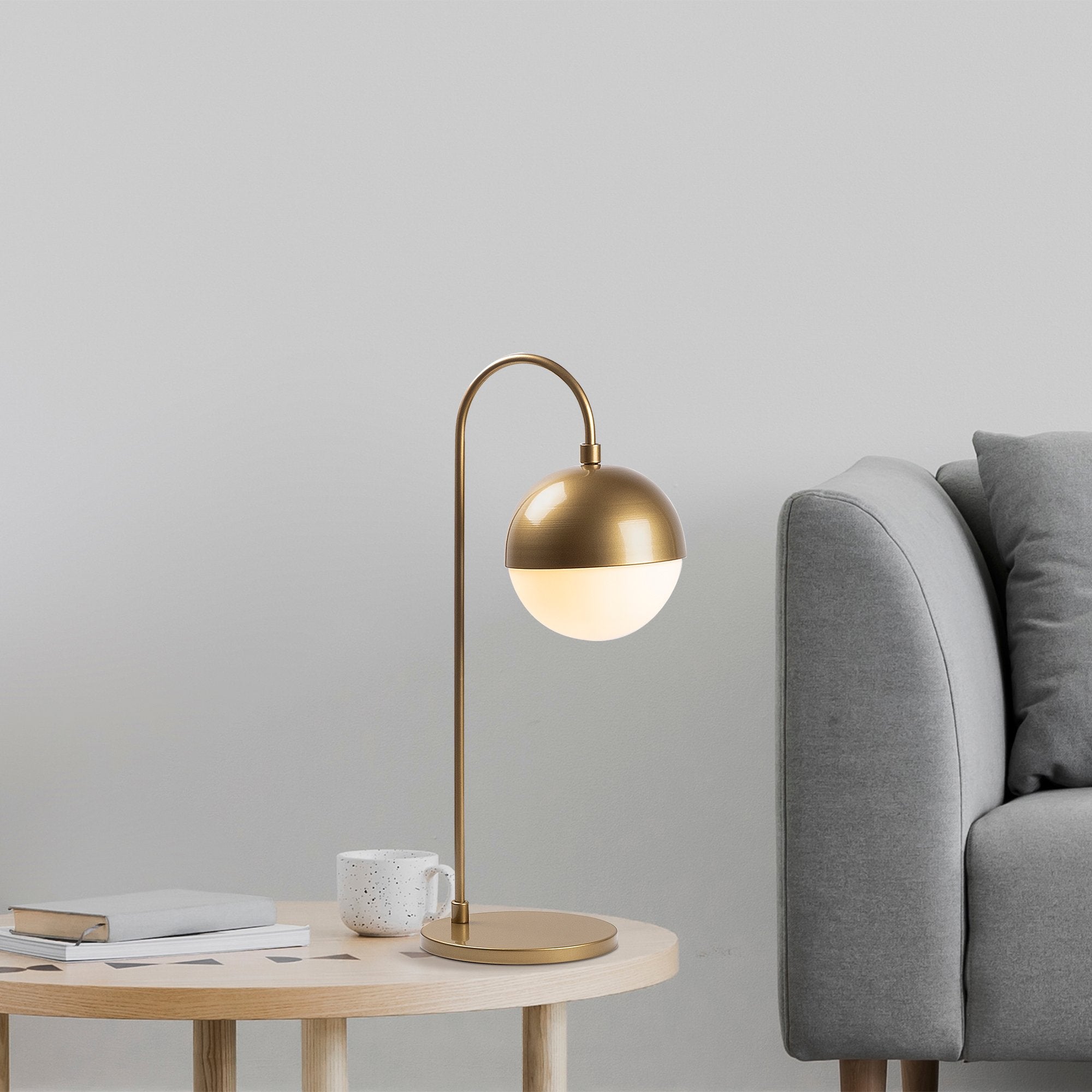 Candeeiro de Mesa Moderna Dourada, Corpo de Metal com Tampa de Vidro, 18 x 25 x 53 cm | Soquete E14, Máx. 40 W, Cabo de 200 cm | Design Escandinavo Elegante para Decoração de Casa