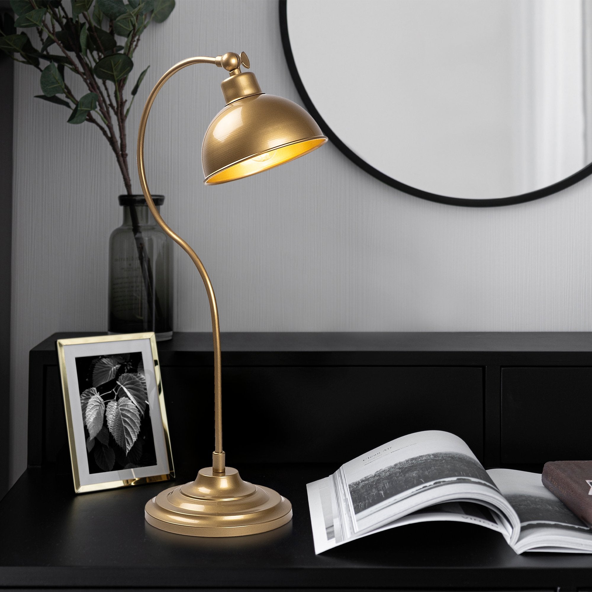 Candeeiro de Mesa Elegante Dourada, Corpo em Metal, 19 x 29 x 58 cm | Soquete E27, Potência Máxima de 40 W, Cabo de 200 cm | Design Escandinavo Moderno, Perfeito para Decoração de Casa