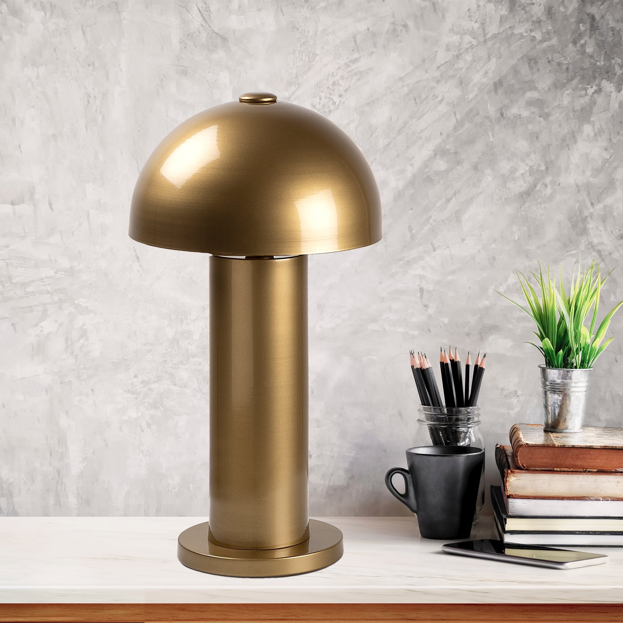 Candeeiro de Mesa Elegante Dourada, Corpo em Metal, 26 x 26 x 49 cm | IP20, Soquete E14, 40 W Máx. | Design Escandinavo Moderno para Decoração de Casa e Escritório