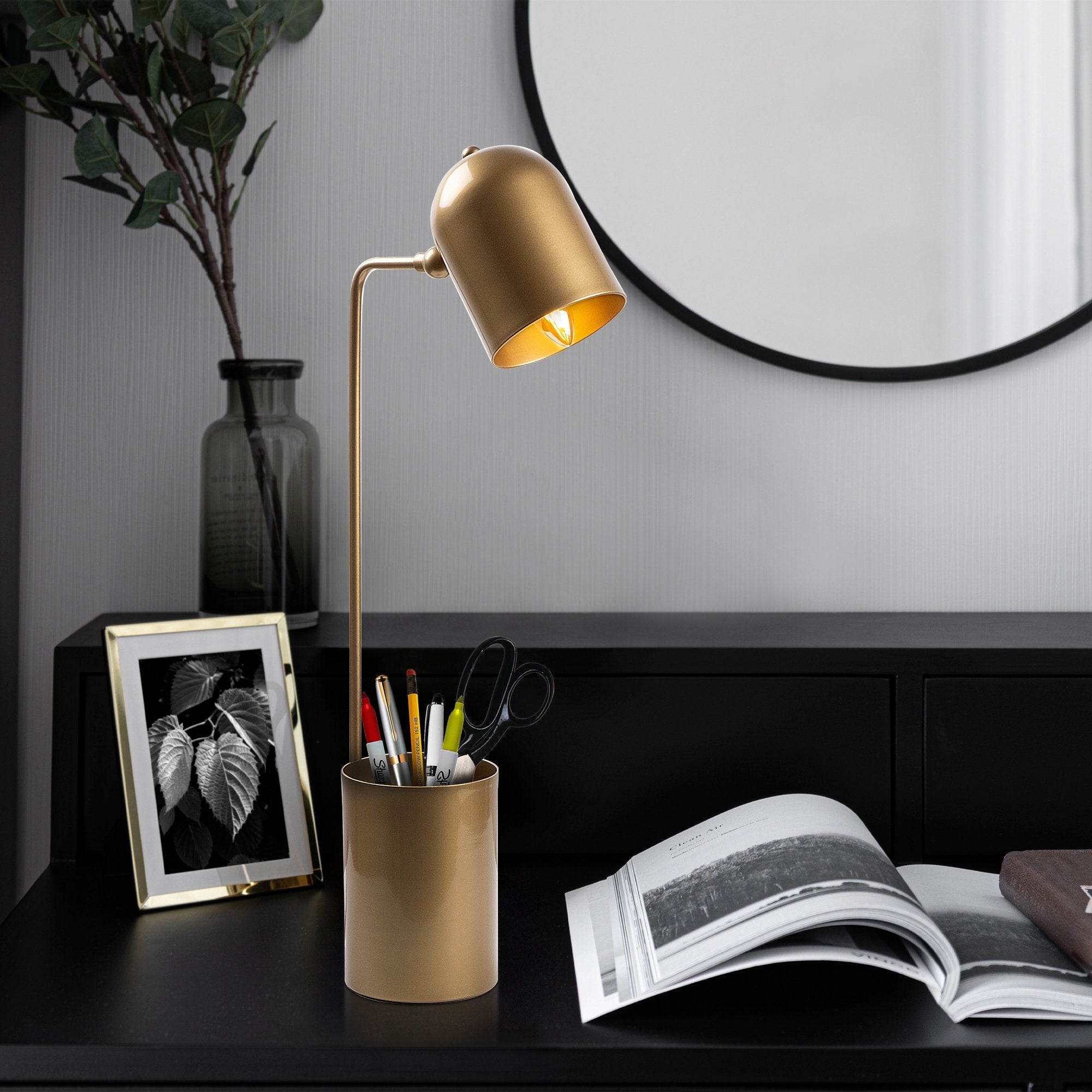 Candeeiro de Mesa Elegante Dourada, Corpo em Metal, 12 x 27 x 64 cm | Soquete E14, Potência Máxima de 40 W, Cabo de 200 cm | Design Escandinavo Moderno, Perfeito para Decoração de Casa