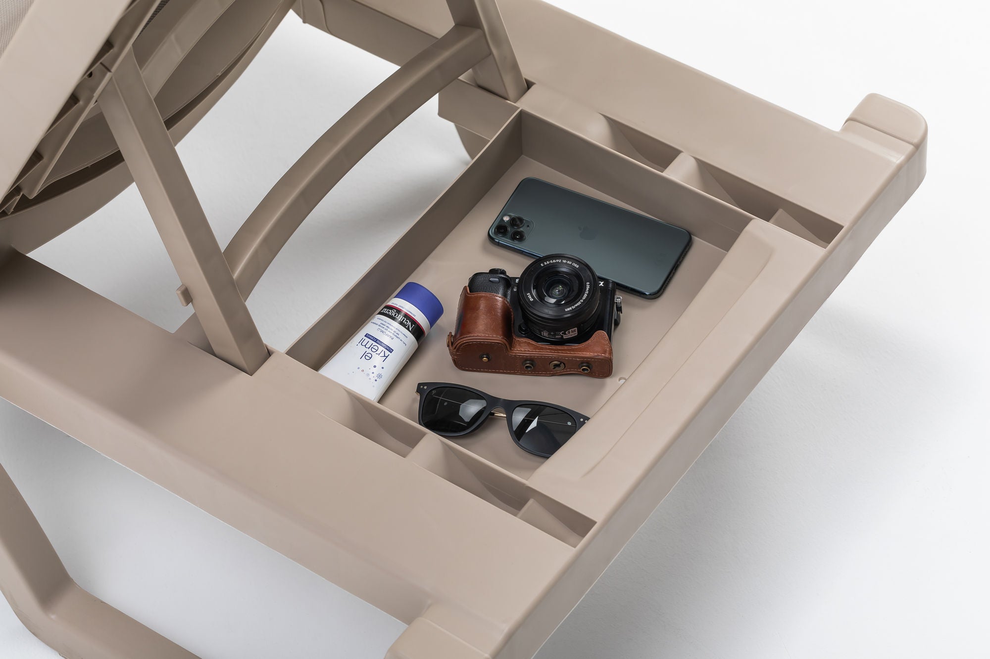 Espreguiçadeira Cappuccino 100% Polipropileno - Conforto Premium para o Seu Jardim