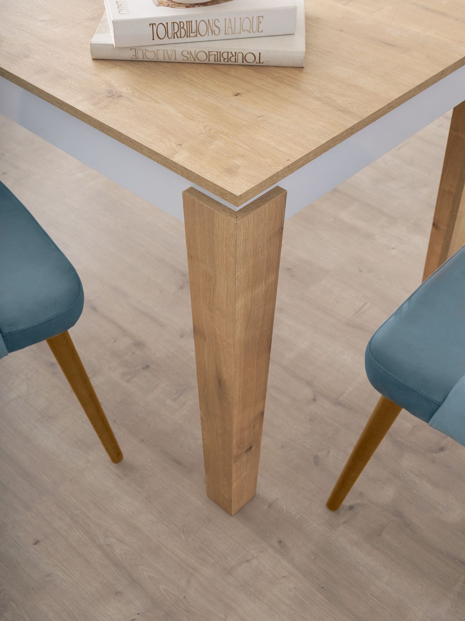 Mesa de jantar-Asos-Carvalho
Branco