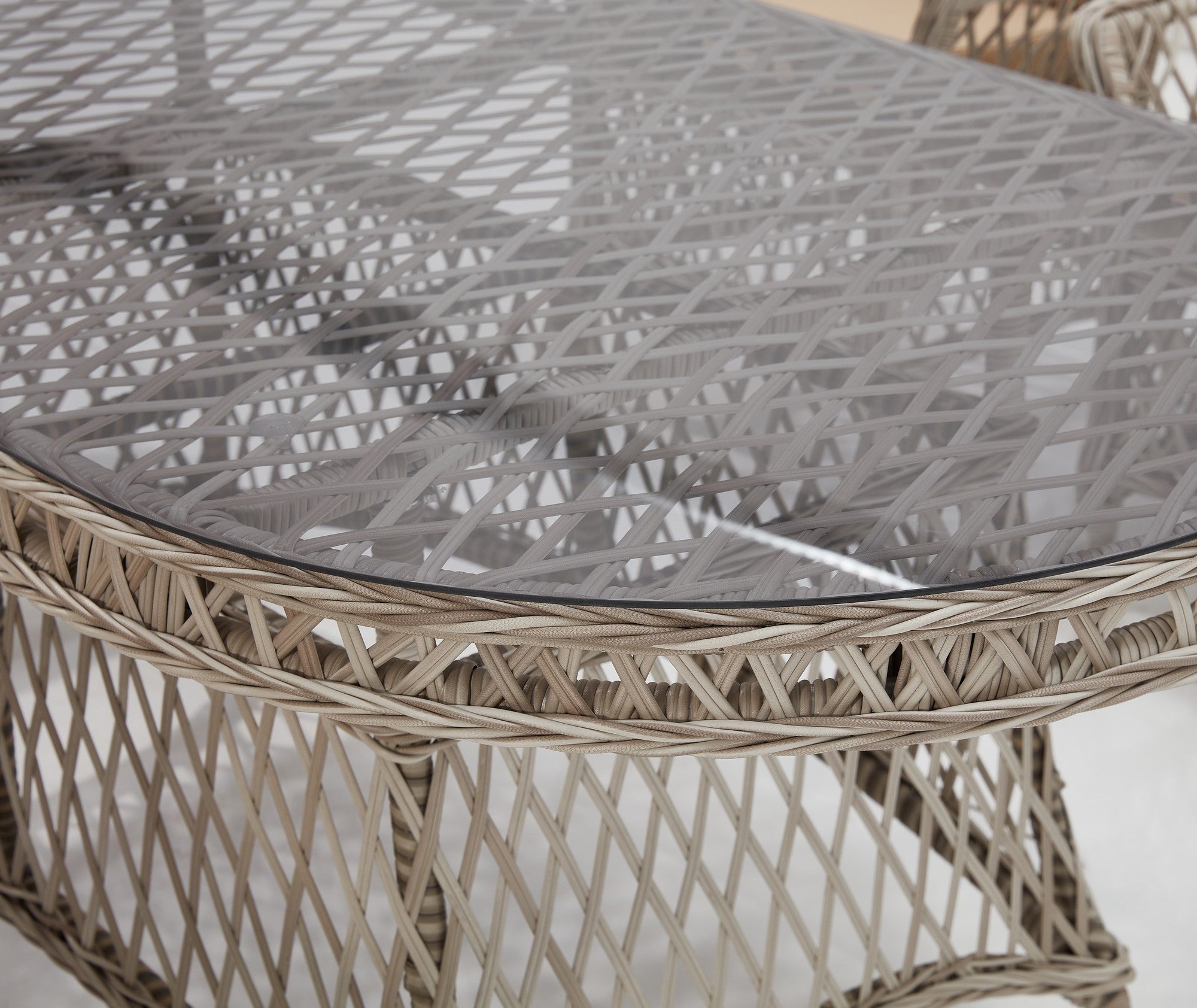 Conjunto de Jardim Luxuoso em Rattan Sintético Creme - Mesa 180cm + 6 Cadeiras com Revestimento Resistente à Água