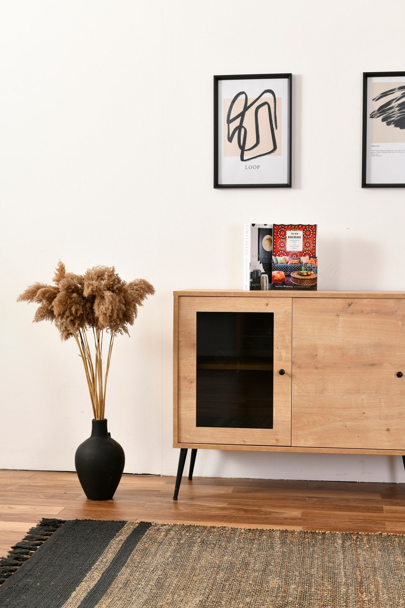 Aparador Elegante, Carvalho e Preto, 180 x 81 x 41 cm | Painel de Partículas 100% Revestido em Melamina, Pés de Metal, 20 cm de Altura | Perfeita para Espaços Modernos