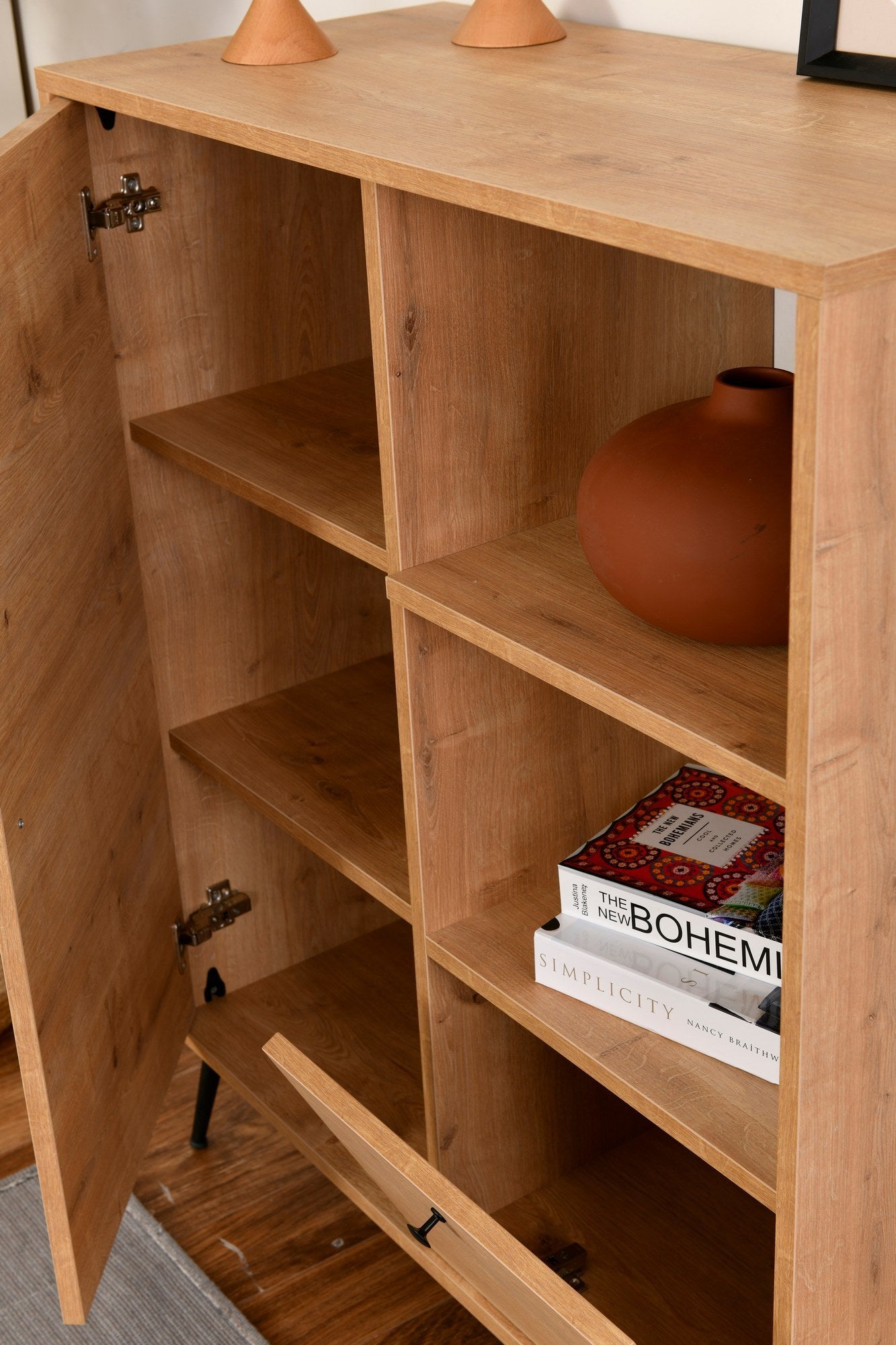 Armário multifuncional elegante, carvalho e preto, 90 x 35 x 110 cm | Painel de partículas 100% revestido de melamina, pernas de metal, 15 cm de altura | Ideal para armazenamento em casa e no escritório