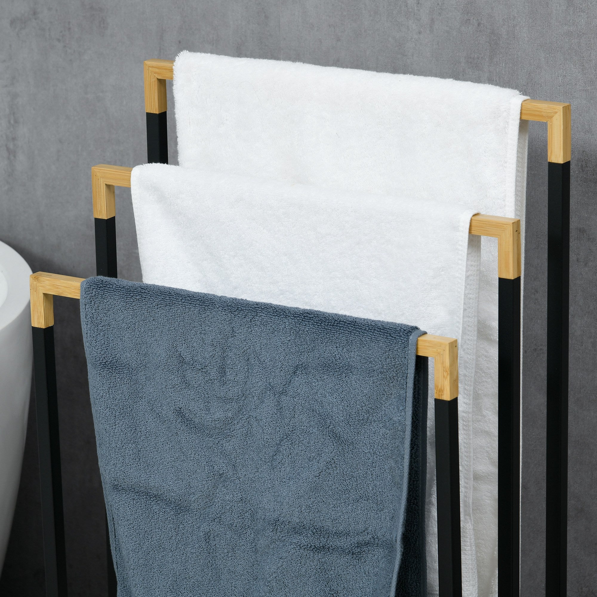 Toalheiro de Pé de 3 Níveis em Forma de Escada 45x22,5x86 cm - Preto e Natural
