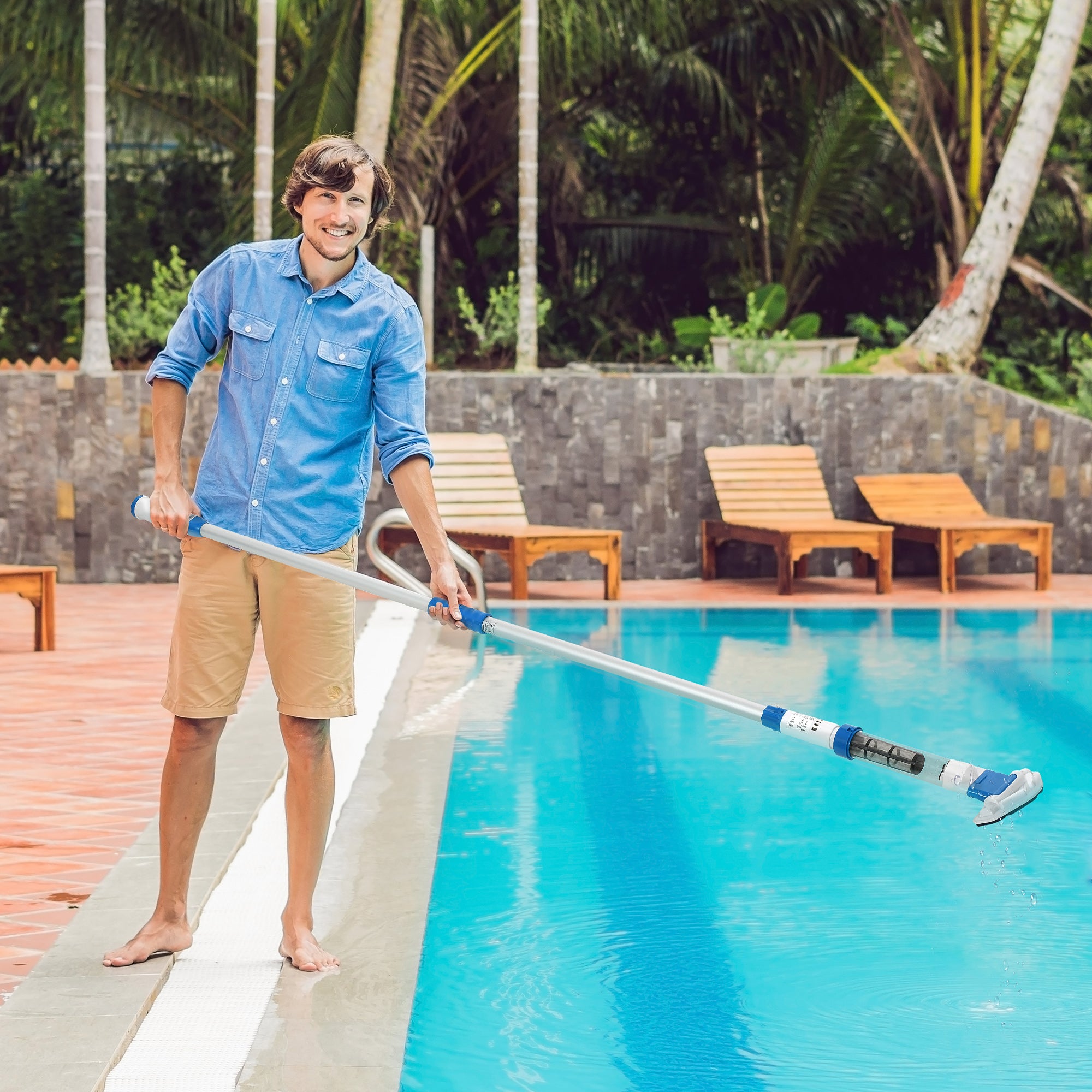 Aspirador Limpador para Piscina Elétrico Autonomia 45 Minutos 210x17x7cm Prata, Branco e Azul