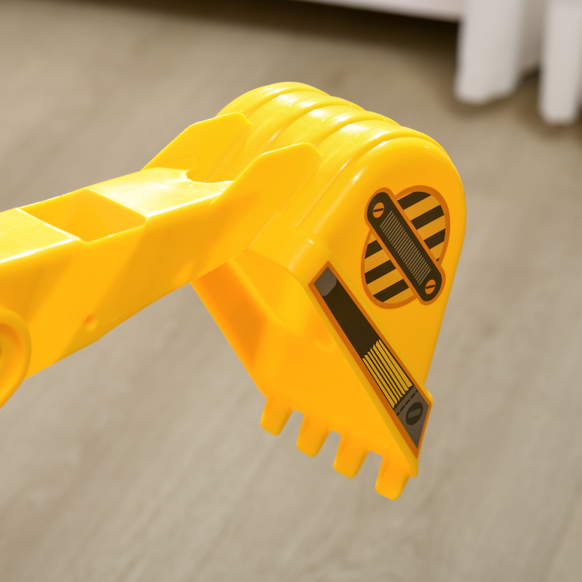 Carro Escavadora Sem Pedais – 78x24x58,5 cm – Amarelo – Polipropileno e ABS