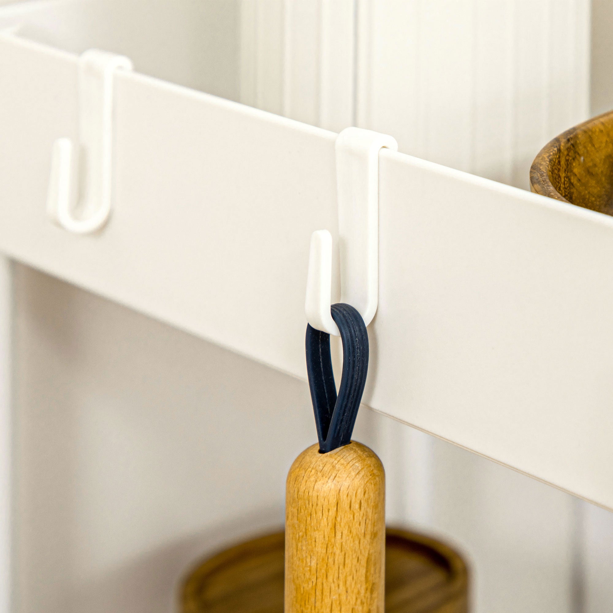 Carrinho Auxiliar de Armazenamento 4 Cestas 4 Ganchos 40x19x90 cm Branco