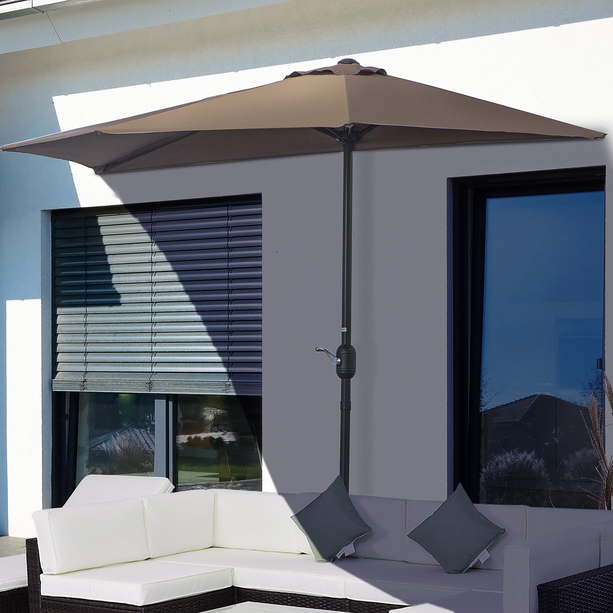 Chapéu de Sol Semicircular Marrom 269x138x236cm - Proteção e Estilo para o seu Espaço Exterior